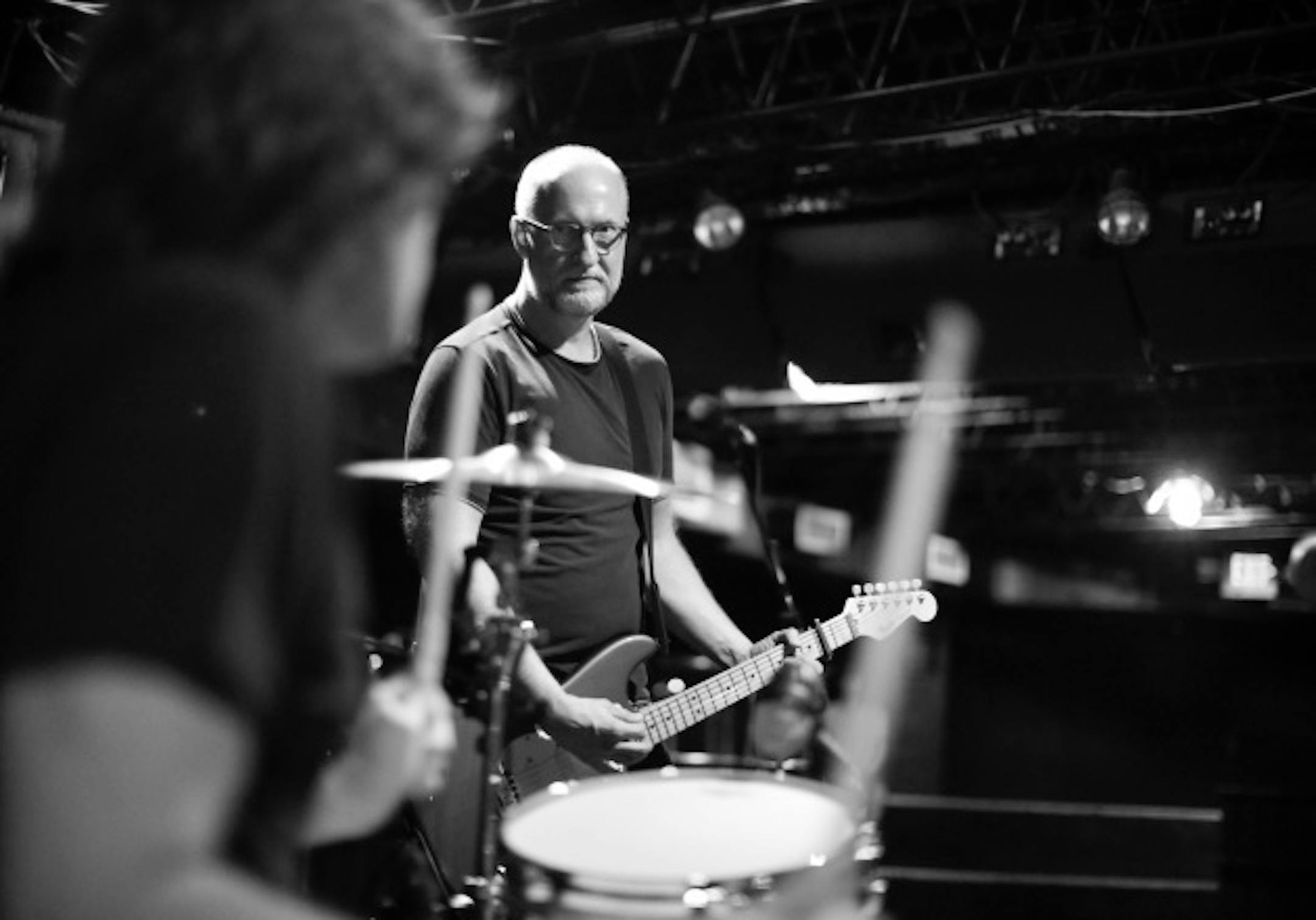 Bob Mould looked to drummer Jon Wurster during rehearsals at 7th Street Entry in 2014. / Jeff Wheeler, Star Tribune