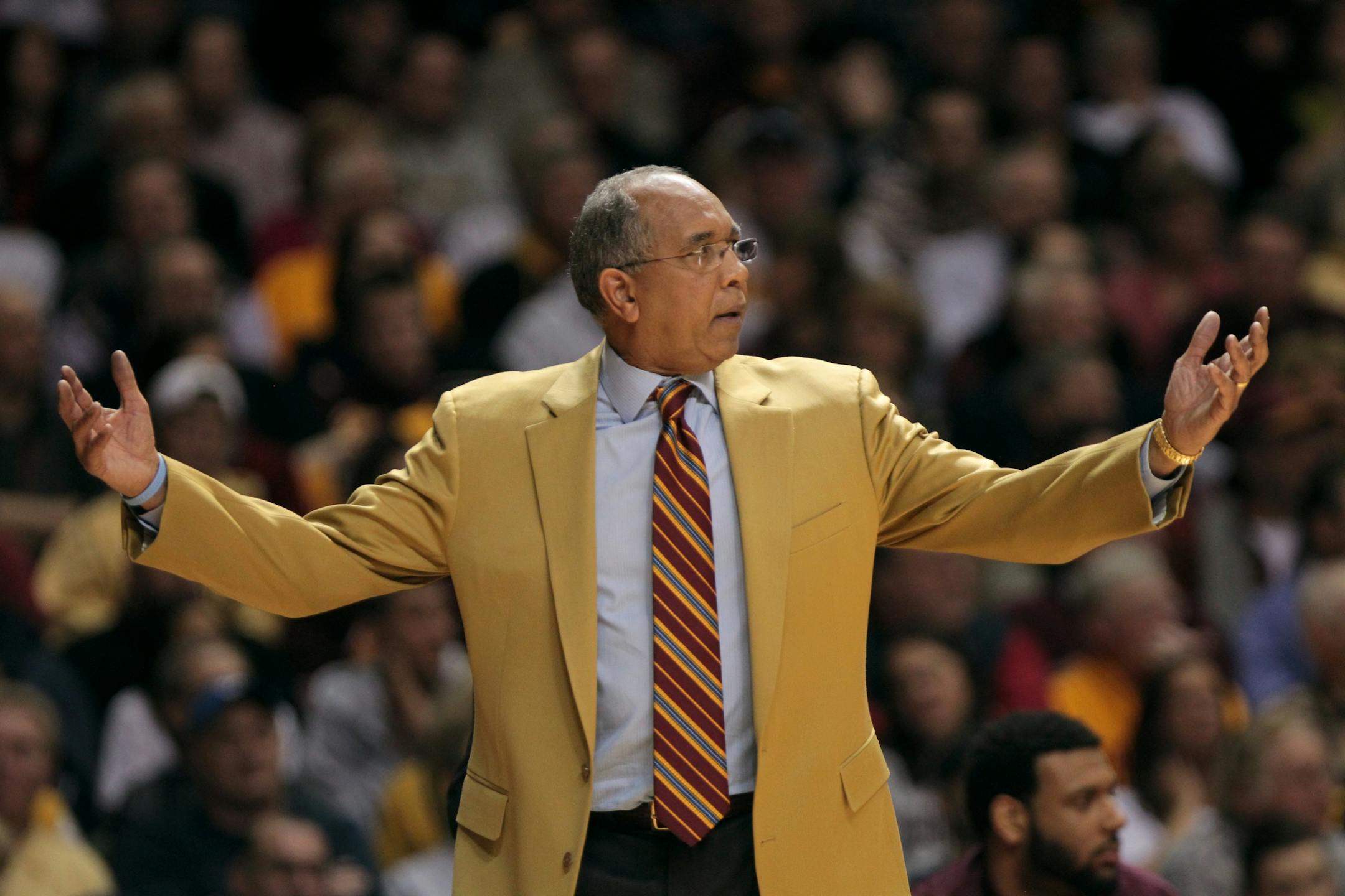 Men's basketball coach Tubby Smith and the University of Minnesota agreed on a three-year extension through the 2016-17 season Monday.
