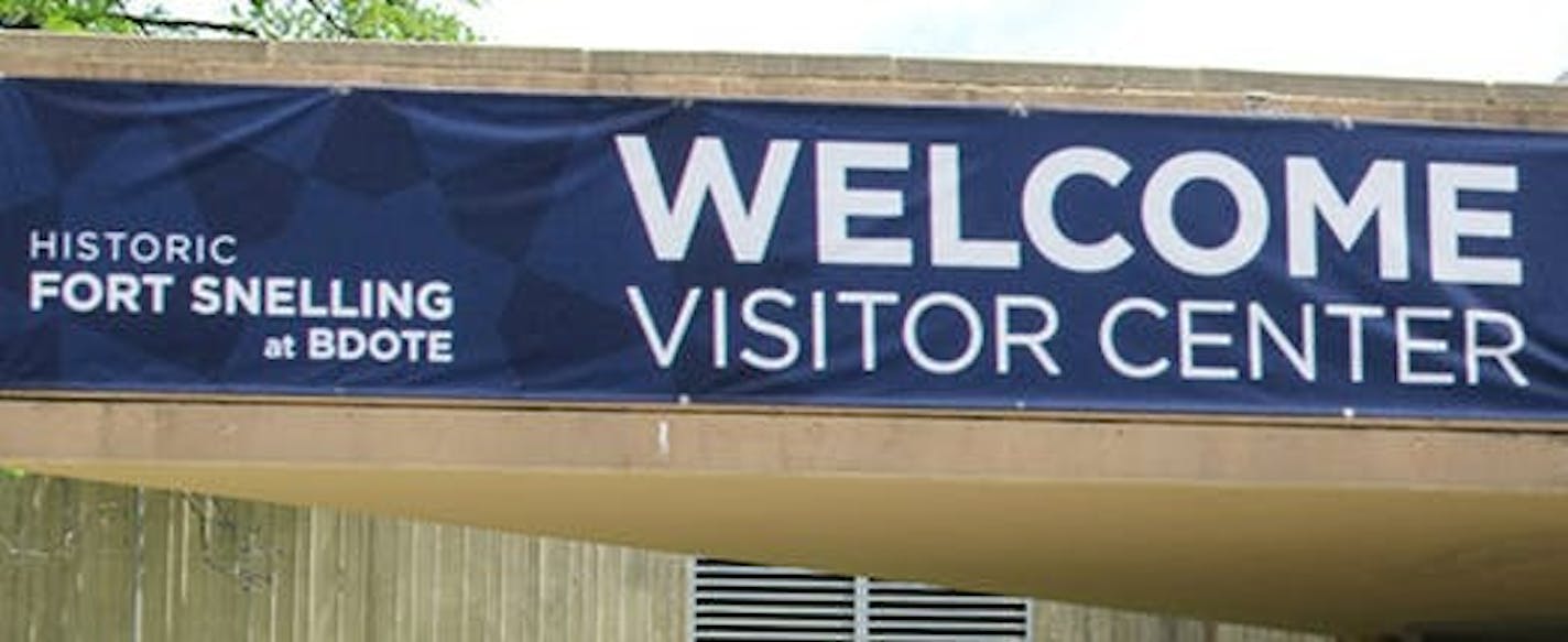 The welcome sign at Fort Snelling.