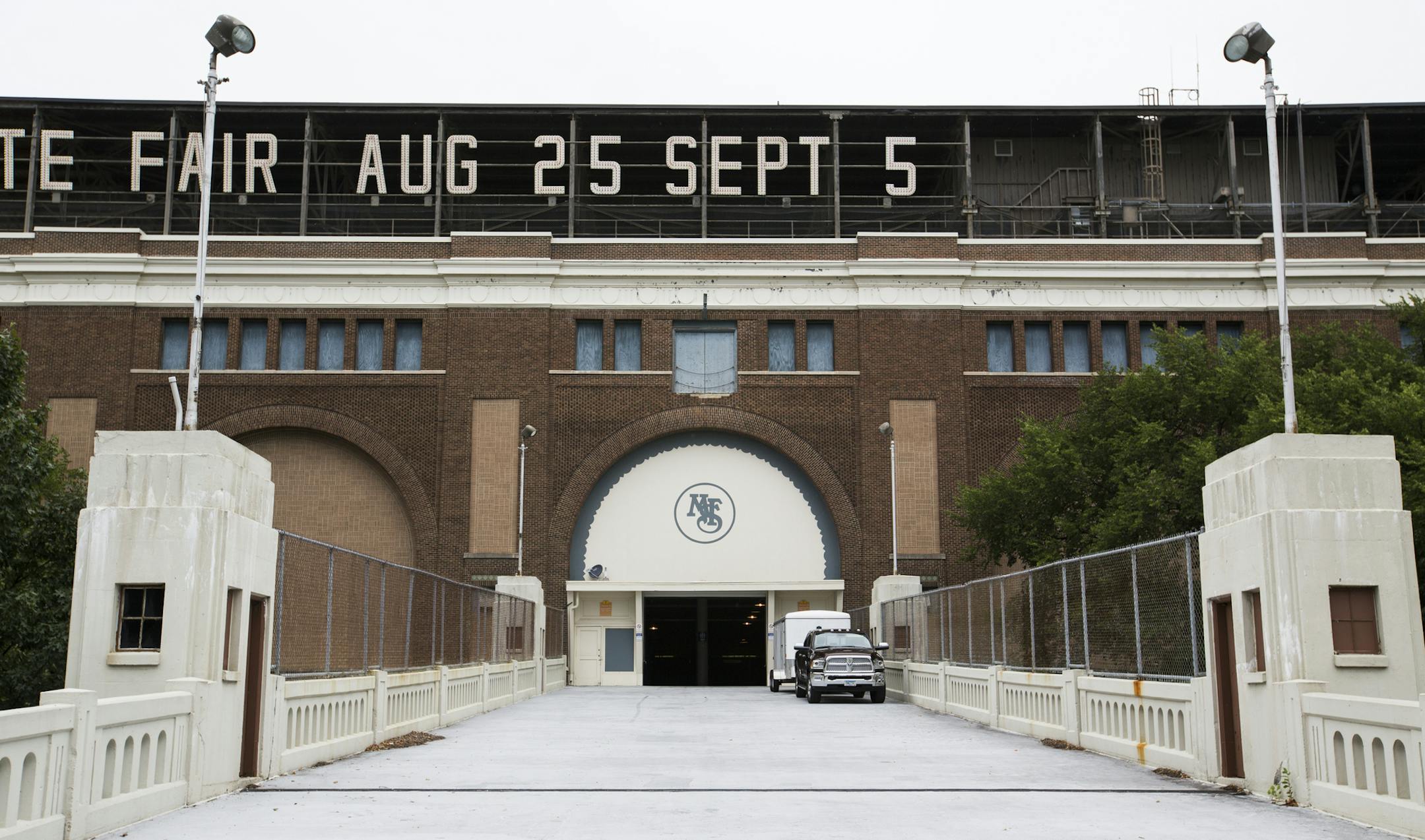 The Grandstand building at the Minnesota State Fairgrounds. ] (Leila Navidi/Star Tribune) leila.navidi@startribune.com BACKGROUND INFORMATION: At the Minnesota State Fairgrounds in Falcon Heights on Thursday, August 18, 2016. The State Fair boasts a surprising number of buildings that typify the architectural styles of the era -- from the Art Moderne Horticulture Building to the Mid-Century modern of the Education Building.