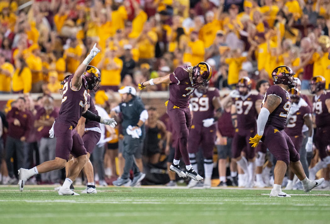 Justin Walley’s forced fumble and the ensuing recovery set off a Gophers celebration in the fourth quarter. 