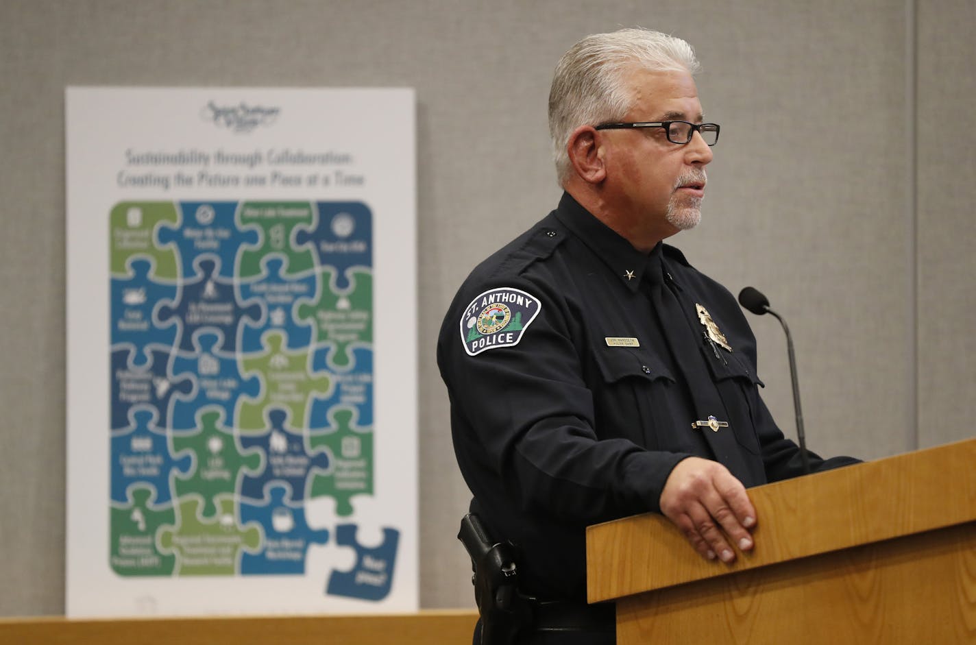 St. Anthony Police Chief Jon Mangseth spoke to members of the a city council during a meeting Tuesday March 28 2017 in St. Anthony, MN.] JERRY HOLT &#xef; jerry.holt@startribune.