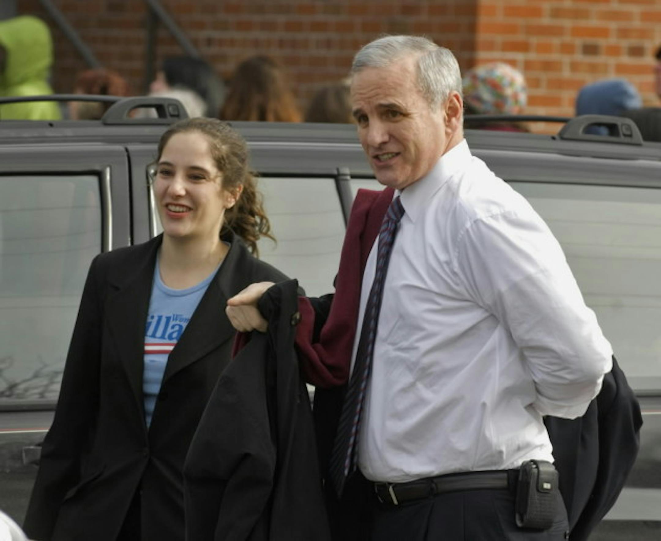 Mark Dayton preparing for a 2008 Hillary Clinton event