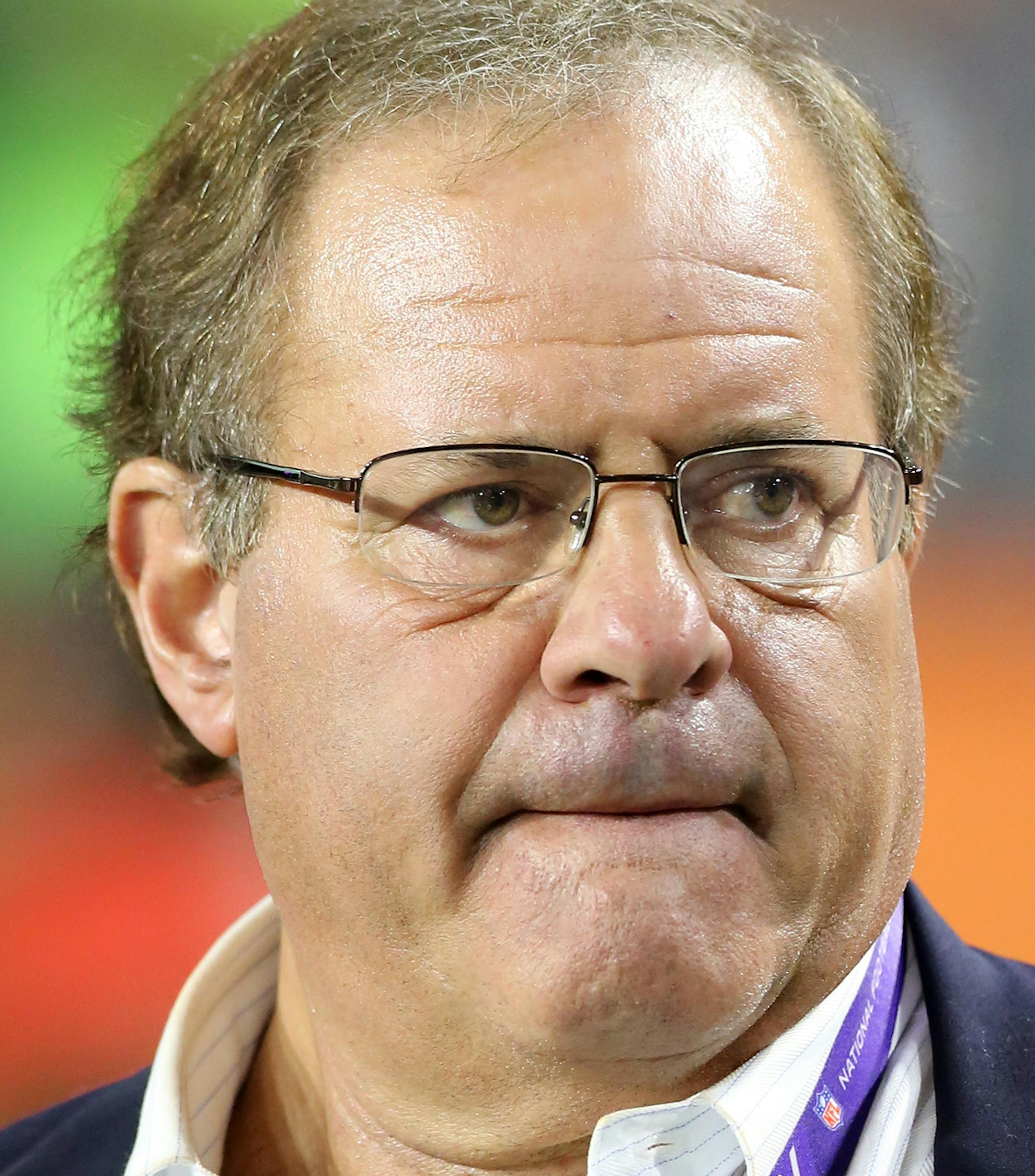 ESPN announcer Chris Berman is seen during the Super Bowl on Sunday, January 31, 2015 in Glendale, AZ. (AP Photo/Gregory Payan) ORG XMIT: NYOTK