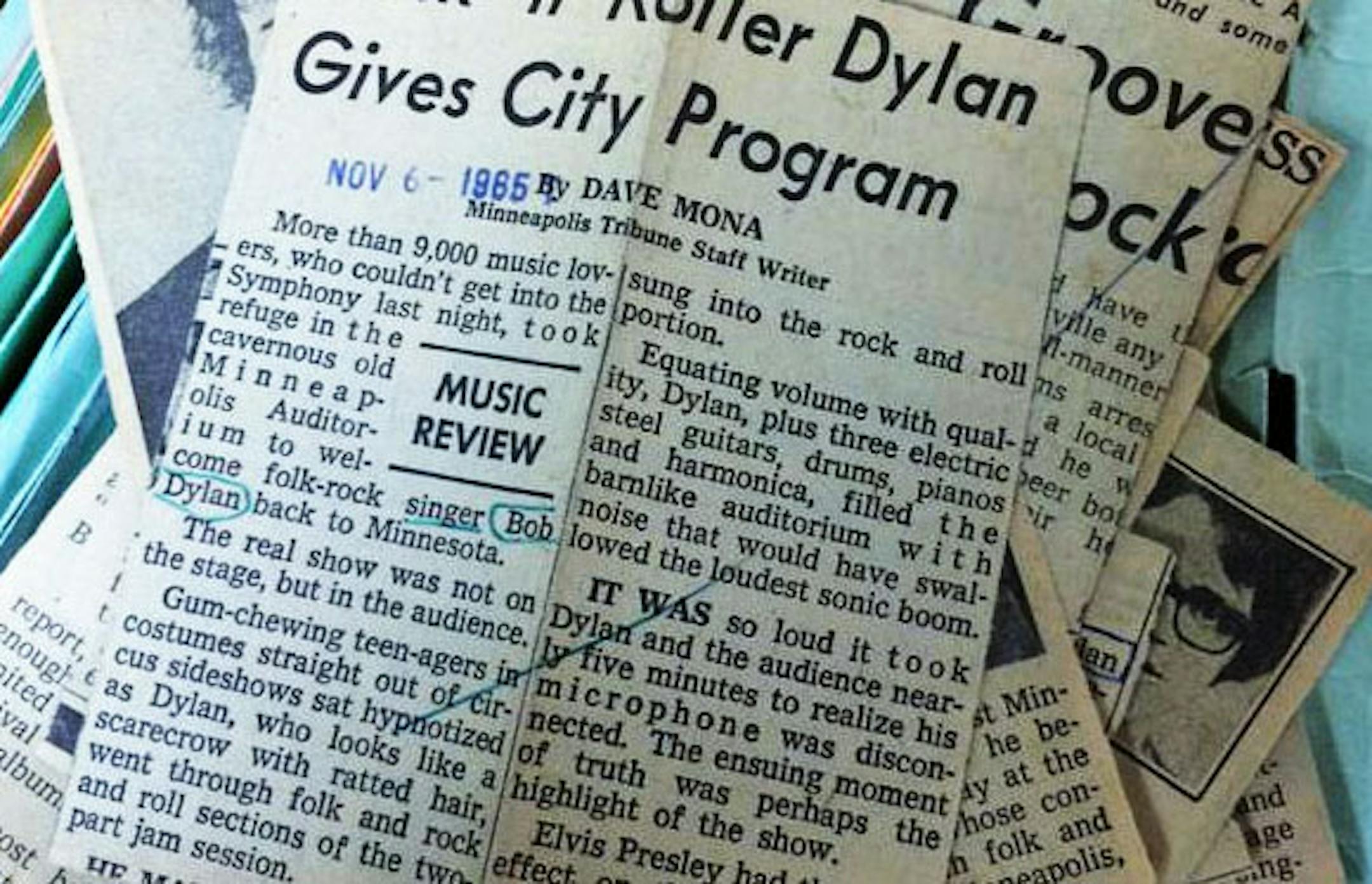 A 1965 review of Bob Dylan's show in Minneapolis.