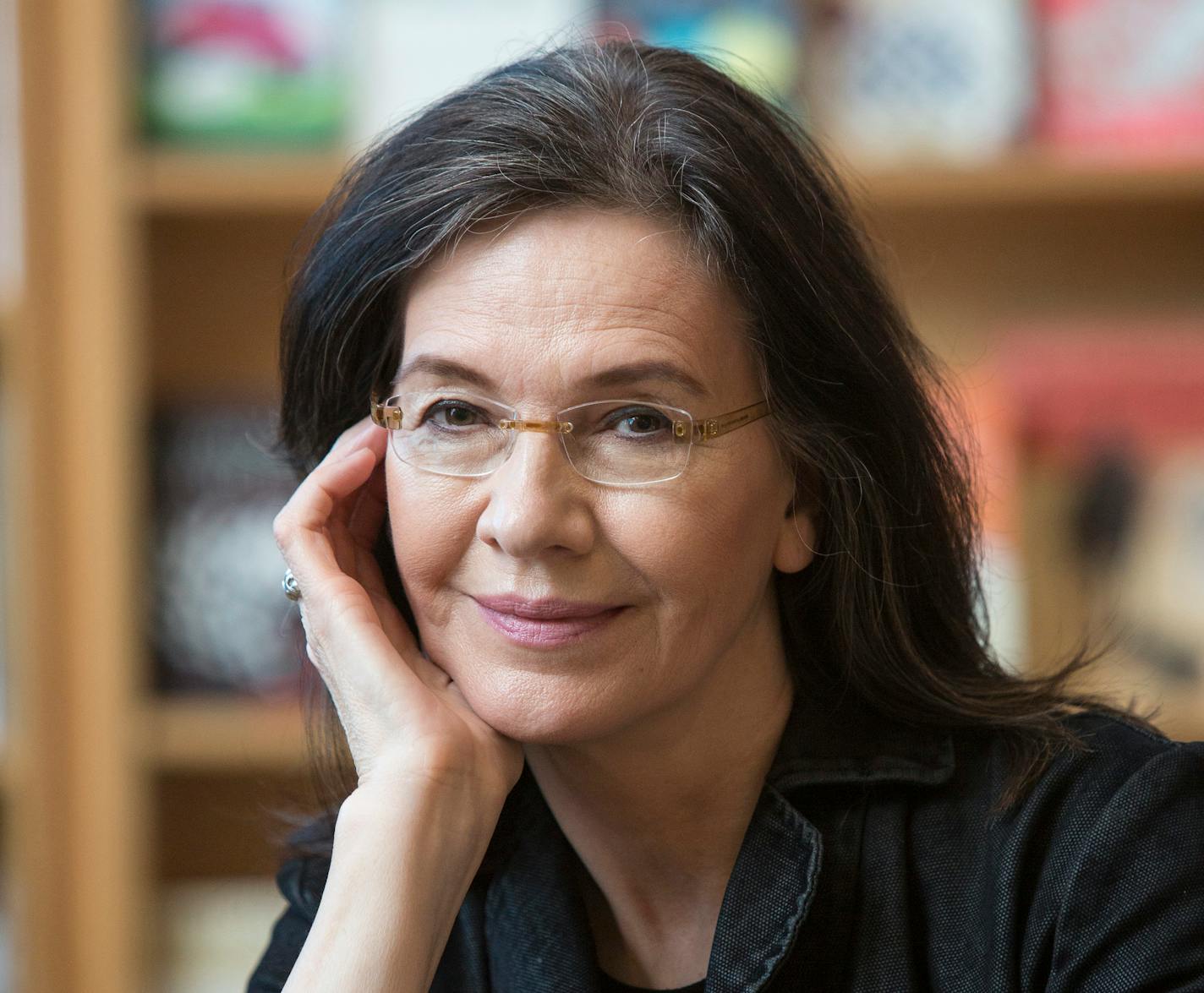 FILE Ñ Louise Erdrich at her bookstore, Birchbark Books, in Minneapolis, May 5, 2016. ErdrichÕs new book, ÒThe Sentence,Ó considers the (literally) haunting power of books. (Jenn Ackerman/The New York Times)