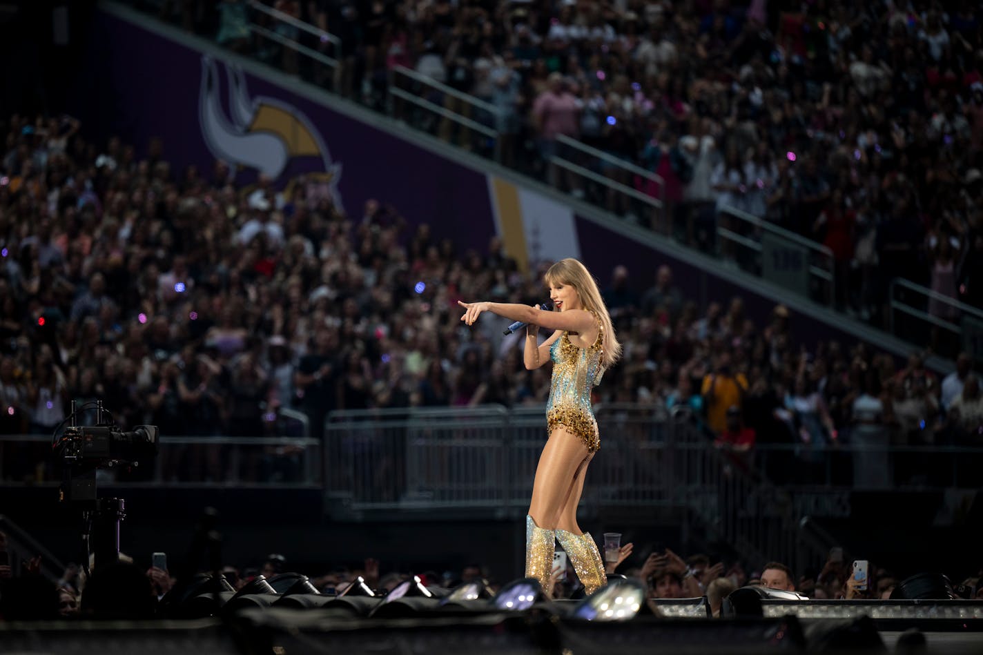 Taylor Swift performs Friday, June 23, 2023, at US Bank Stadium in Minneapolis, Minn. ] AARON LAVINSKY • aaron.lavinsky@startribune.com