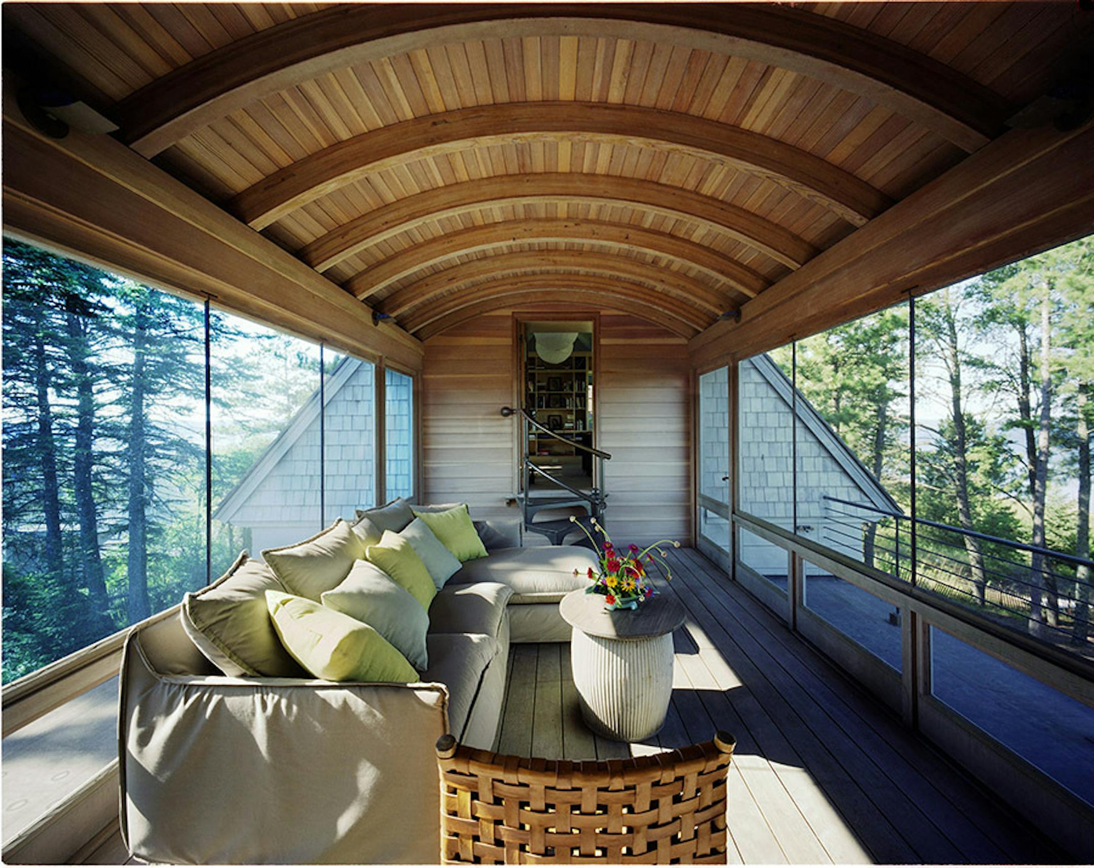 Park Point Prospect. His-and-her working spaces are combined with common spaces on Duluth's scenic Park Point, by TEA2 Architects.