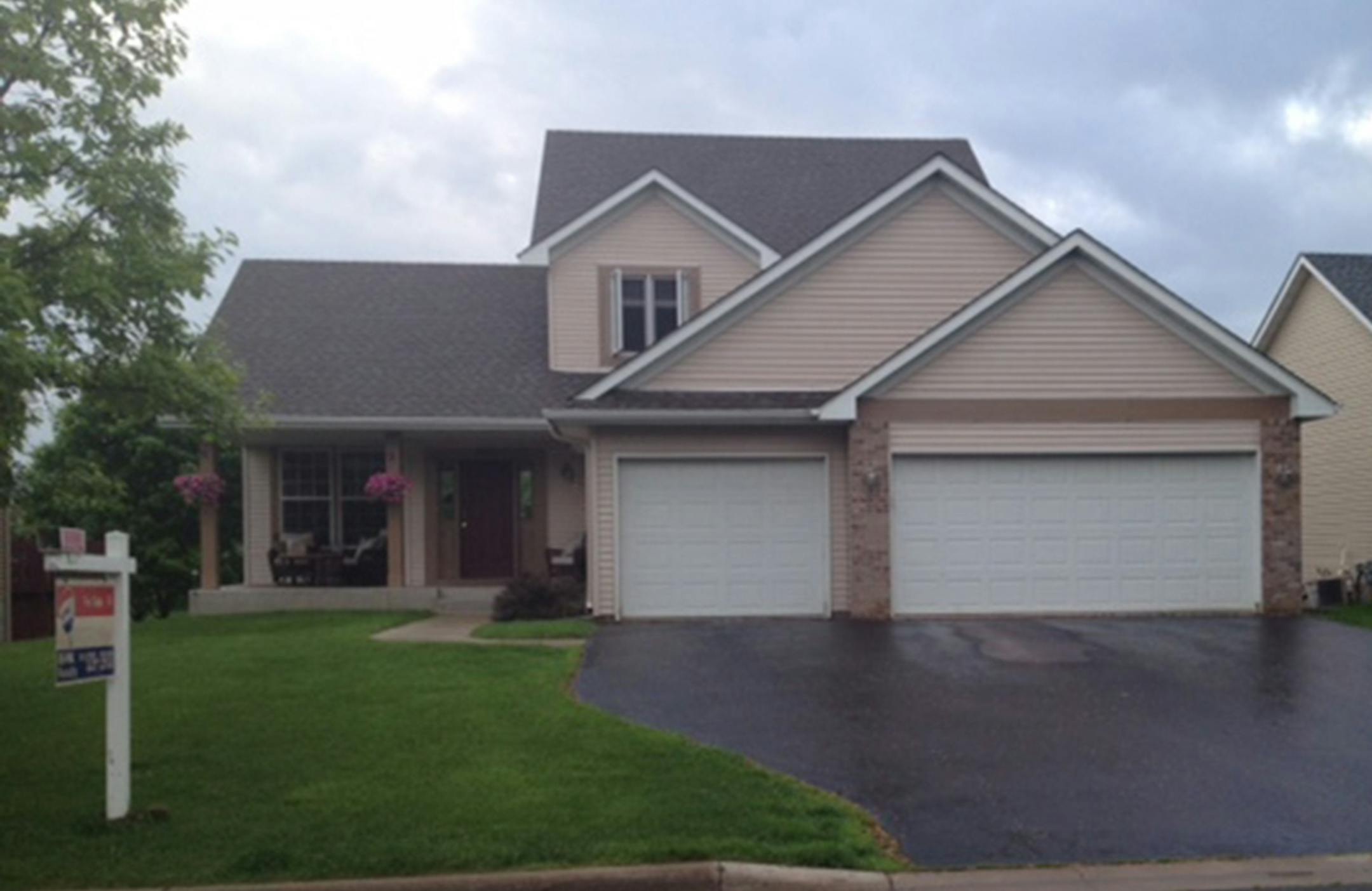 ... Hastings
Built by 2003, this four-bedroom, four-bath house has features three bedrooms on one level, fireplace, vaulted ceilings, full finished basement and deck. Listed by Angie Hively, Re/Max Results, 612-810-2604.