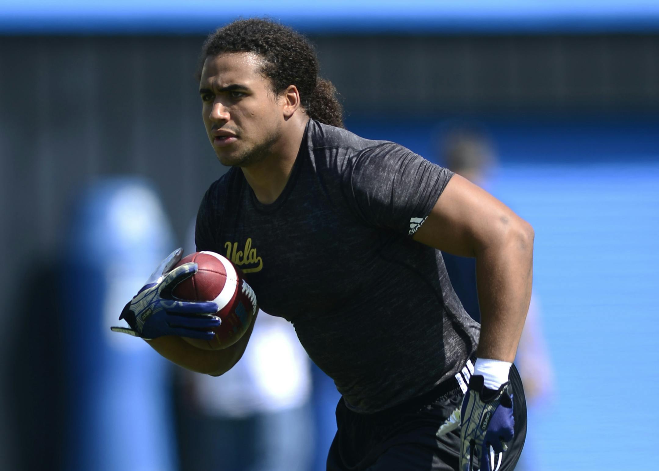 Linebacker Eric Kendricks