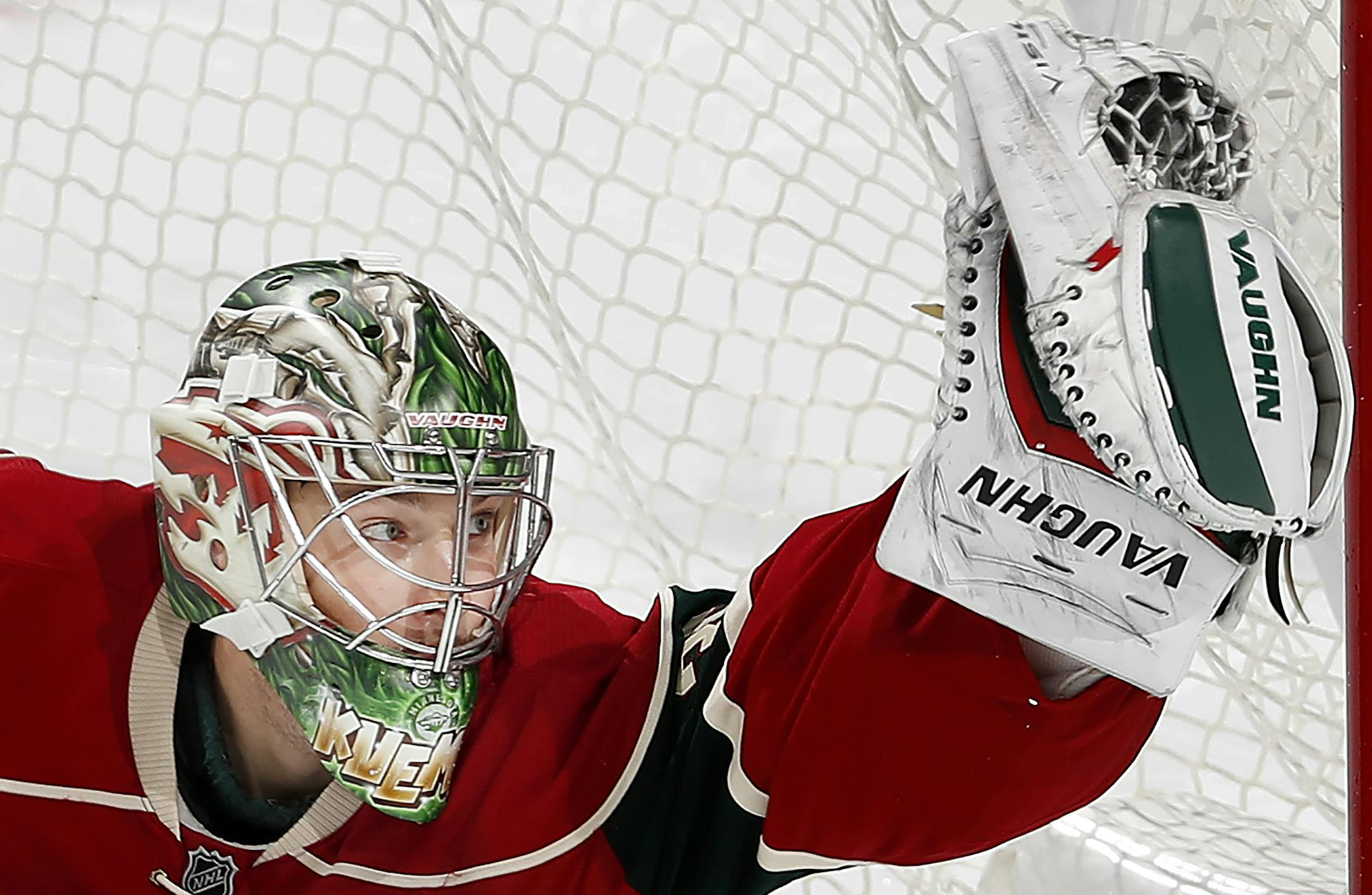 Minnesota Wild goalie Darcy Kuemper (35) made a save in the third period. ] CARLOS GONZALEZ cgonzalez@startribune.com - October 18, 2016, St. Paul, MN, Xcel Energy Center, NHL, Minnesota Wild vs. Los Angeles Kings