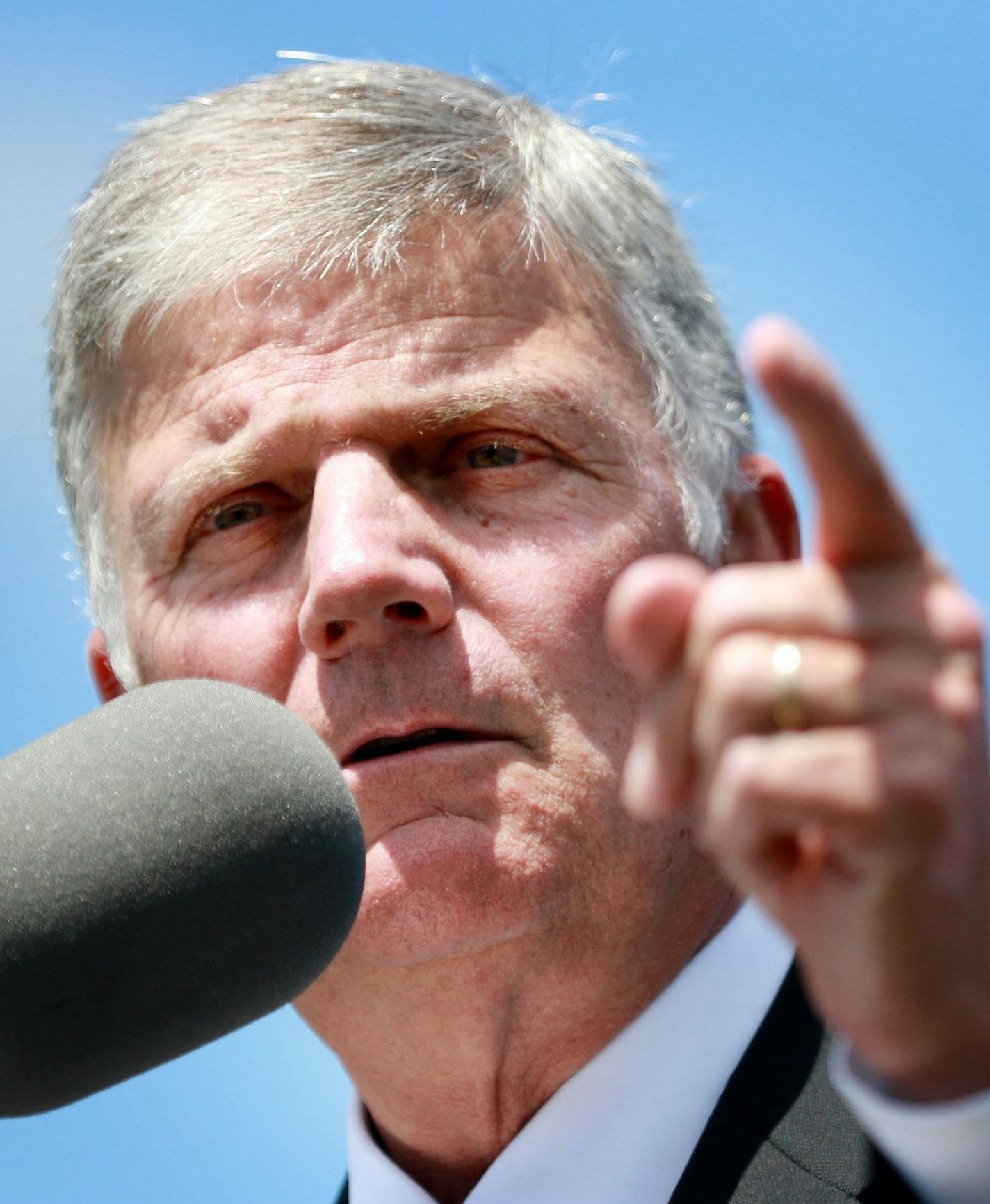 The Rev. Franklin Graham hosted a day of prayer, encouraging the throng of Christians gathered to get out and vote and become involved in politics on the local level Thursday, June 16, 2016, in the lower mall outside the State Capitol in St. Paul, MN.](DAVID JOLES/STARTRIBUNE)djoles@startribune The Rev. Franklin Graham hosted a day of prayer at the Minnesota Capitol. These gatherings are going on in all 50 states, and Minnesota's is next Thursday.