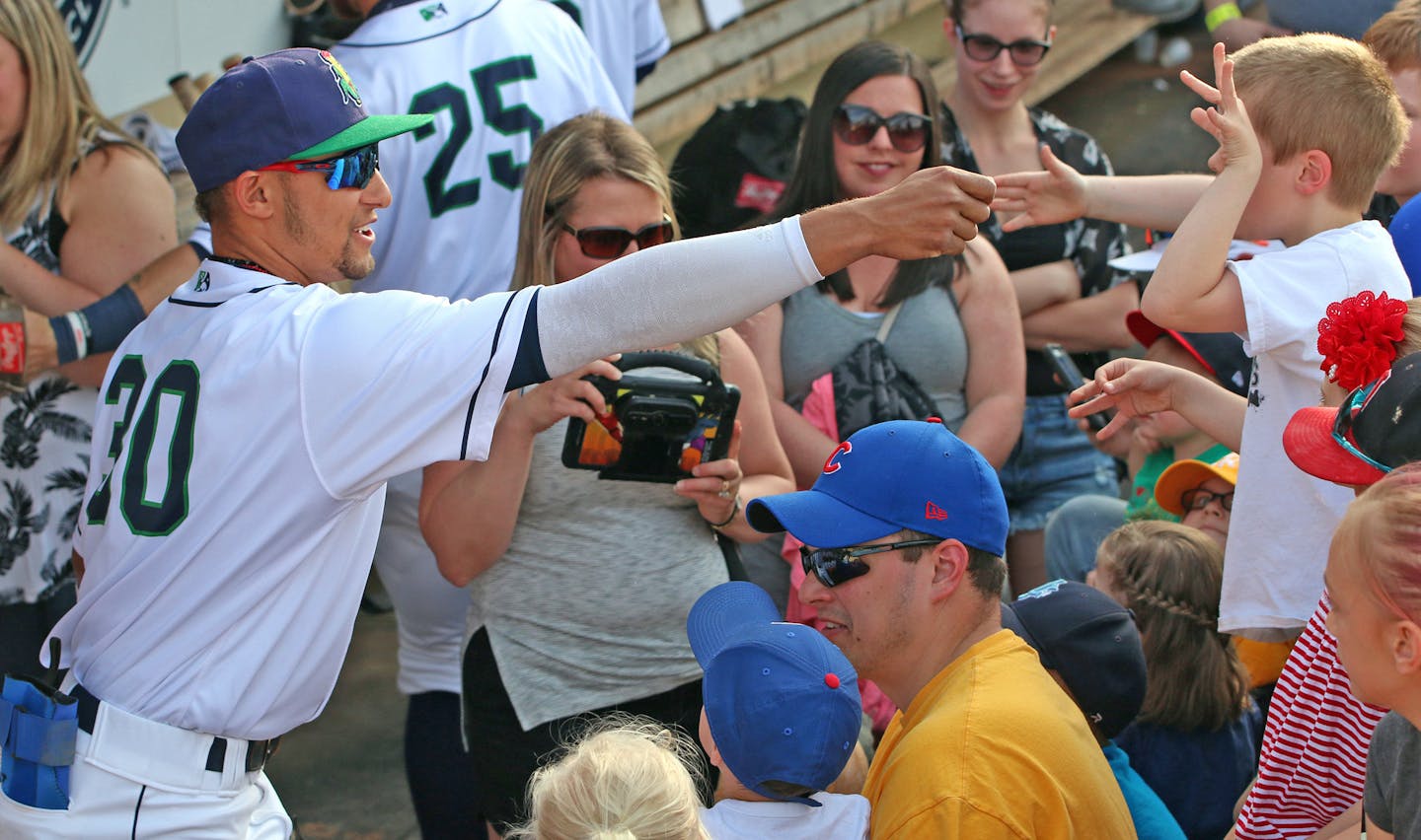 Photo by Lakin Goodman; Cedar Rapids Kernels
Royce Lewis is a hit with Cedar Rapids Kernels fans.