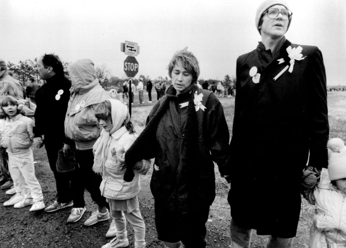 November 5, 1989 Patty and Jerry Wetterling and, to their right, their daughter, Carmen, 8, joined the human chain along Hwy. 75. November 04, 1989 Regene Radniecki, Minneapolis Star Tribune