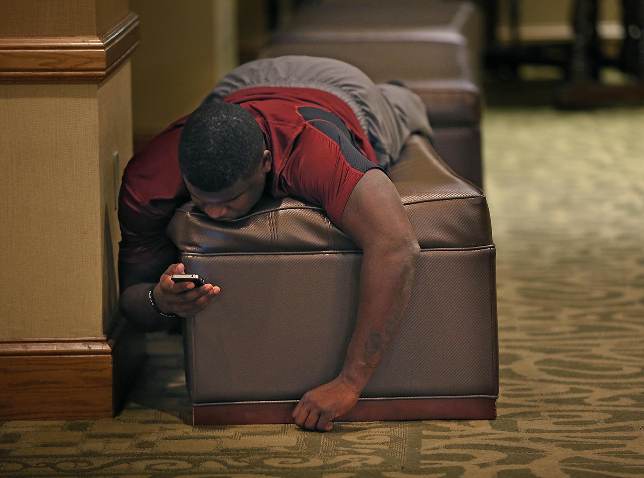 Gophers running back Donnell Kirkwood had about an hour before position meeting after the dinner hour at Hawthorne Suite Hotel, Friday, October 24, 2014 in Champaign, IL. ] (ELIZABETH FLORES/STAR TRIBUNE) ELIZABETH FLORES ‚Ä¢ eflores@startribune.com ufot110214 ORG XMIT: MIN1410281121576181