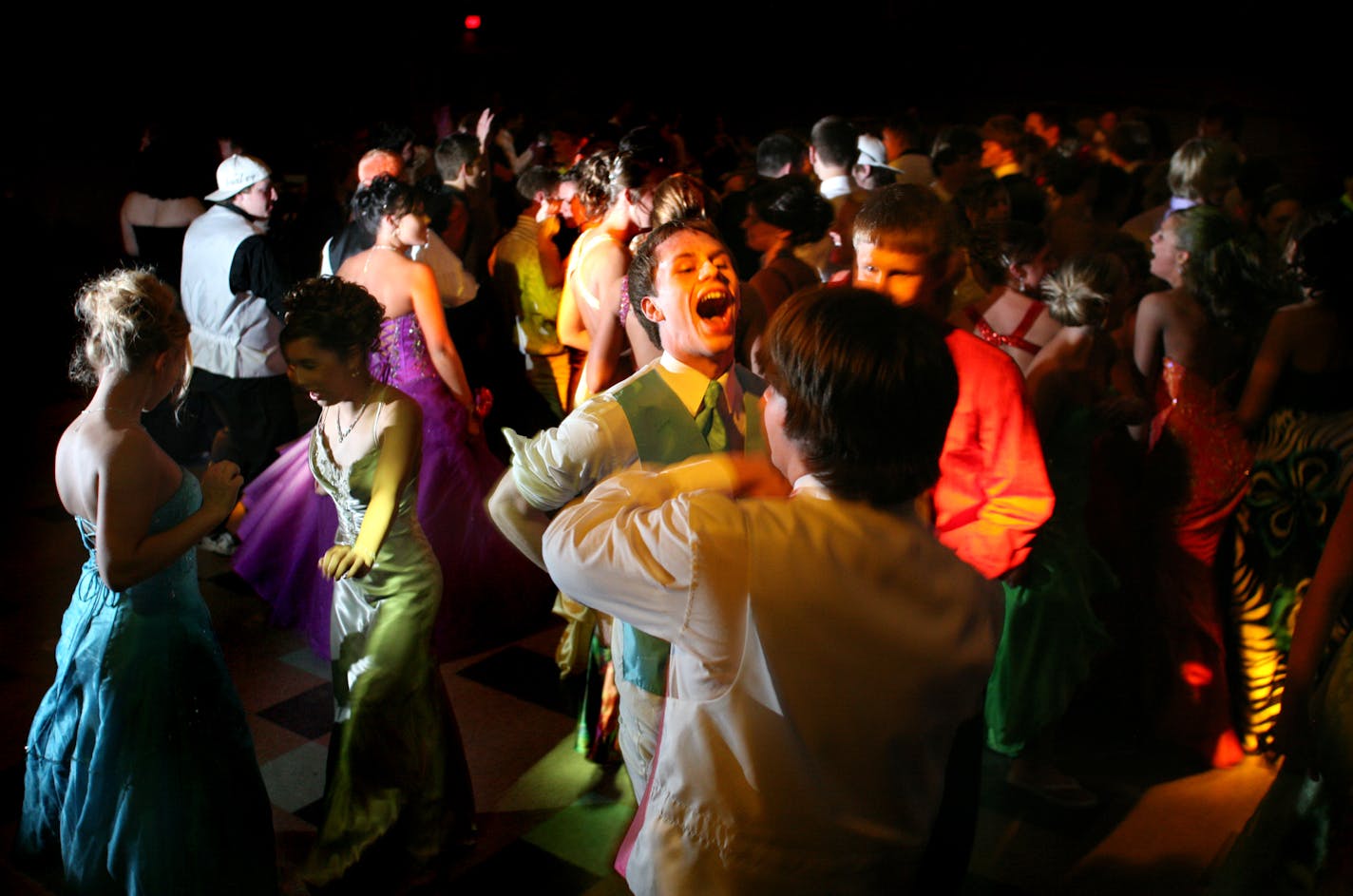 Litchfield High students danced at the Mall of America's Great Room. The $15,000 prom included a buffet dinner, dancing, and unlimited access to rides at the theme park from 11:30 p.m. -2:30 a.m.