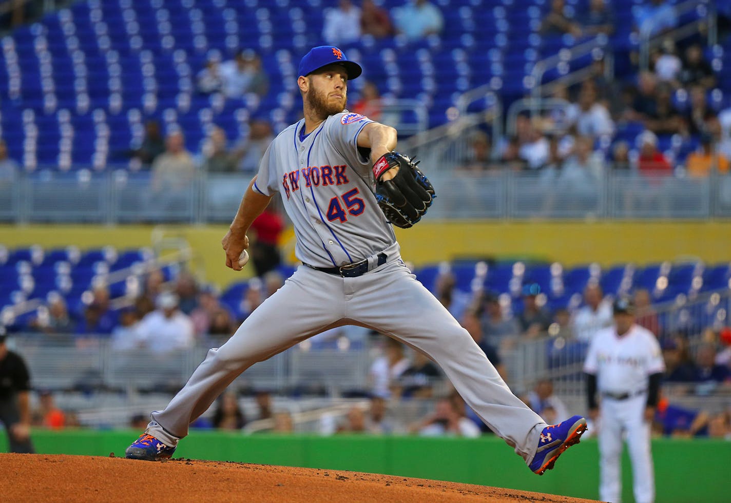 On April 11, 2018, New York Mets pitcher Zack Wheeler works against the Miami Marlins at Marlins Park in Miami. On Wednesday, Sept. 5, 2018, the right-hander stymied the Los Angeles Dodgers in a 7-3 win at Dodger Stadium in Los Angeles. (David Santiago/Miami Herald/TNS) ORG XMIT: 1506477