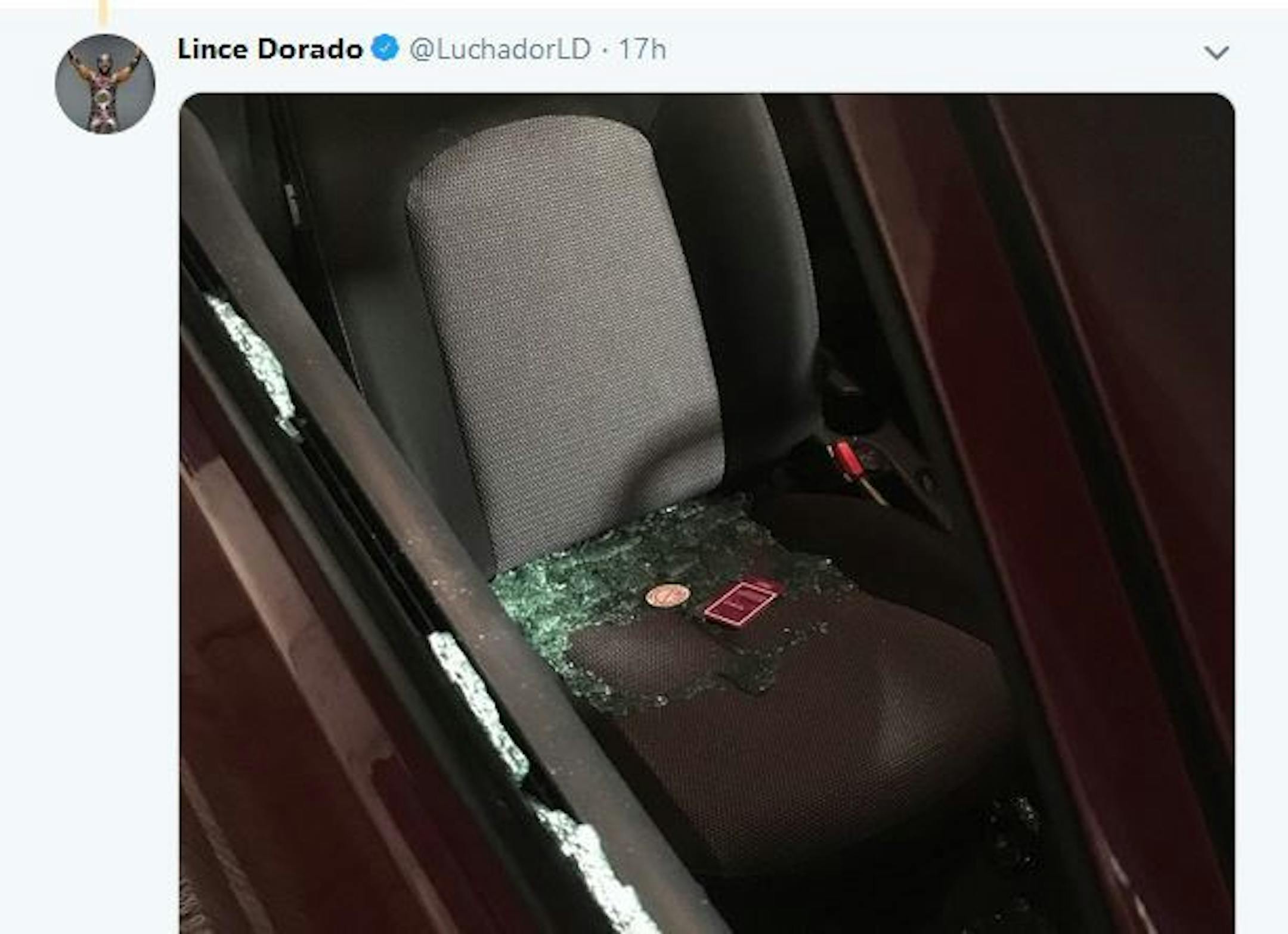A screenshot of Lince Dorado's tweet showing the car break-in while wrestling in Minneapolis.