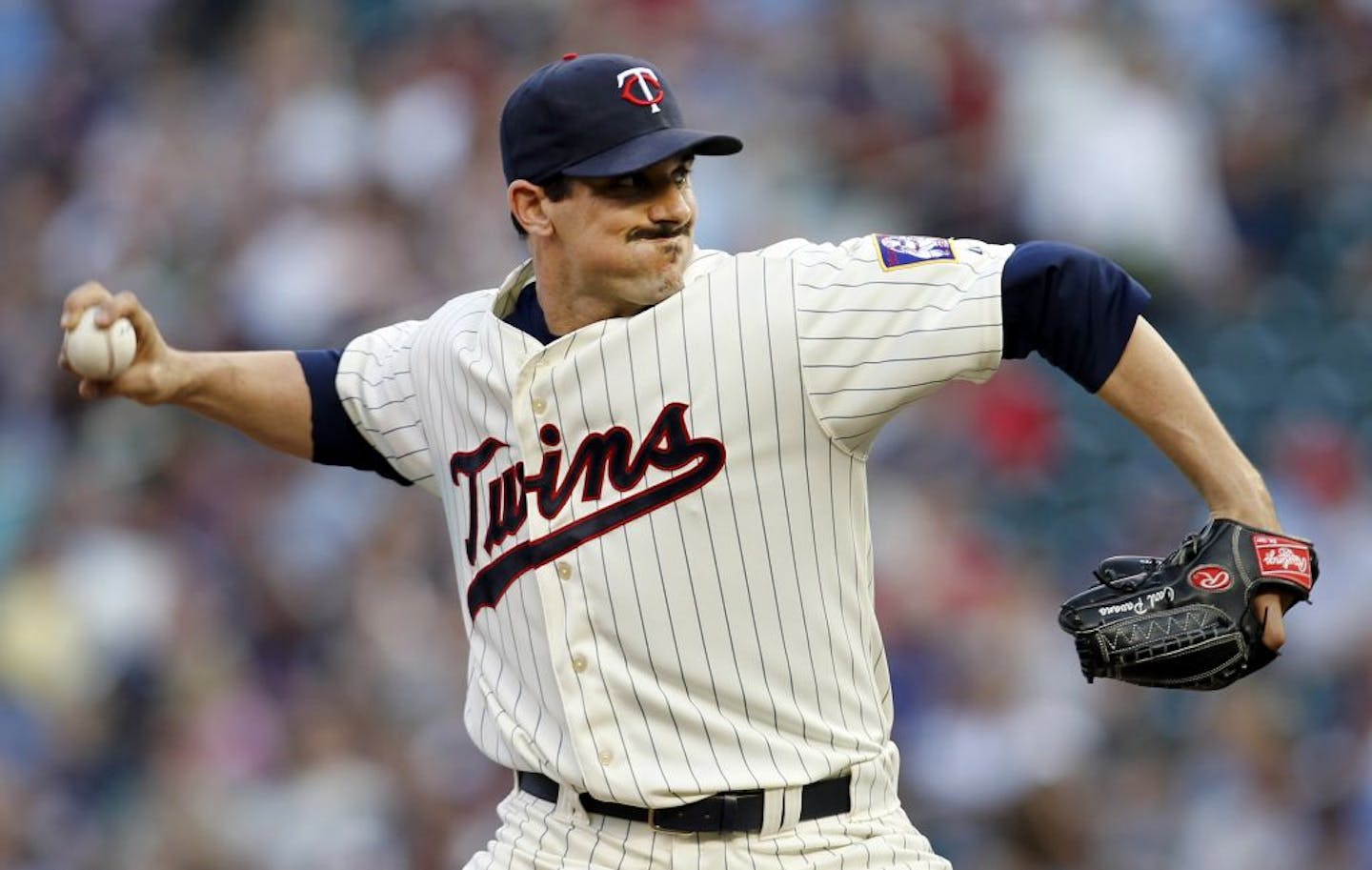 Twins starter Carl Pavano