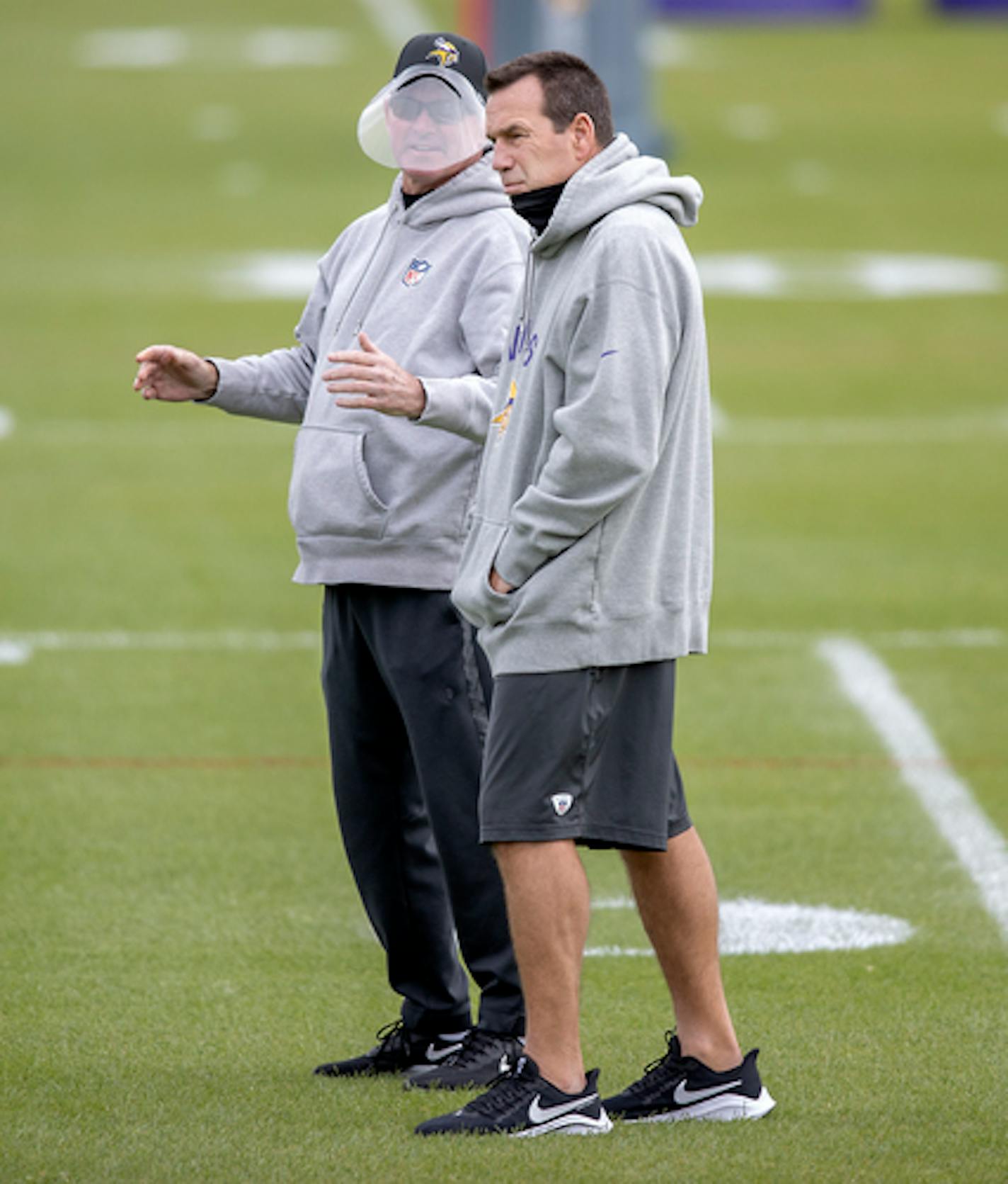 Minnesota Vikings Head Coach Mike Zimmer, left, and Offensive Coordinator Gary Kubiak took to the field for practice at TCO Performance Center, Thursday, September 17, 2020 in Eagan, MN.    ]  ELIZABETH FLORES • liz.flores@startribune.com