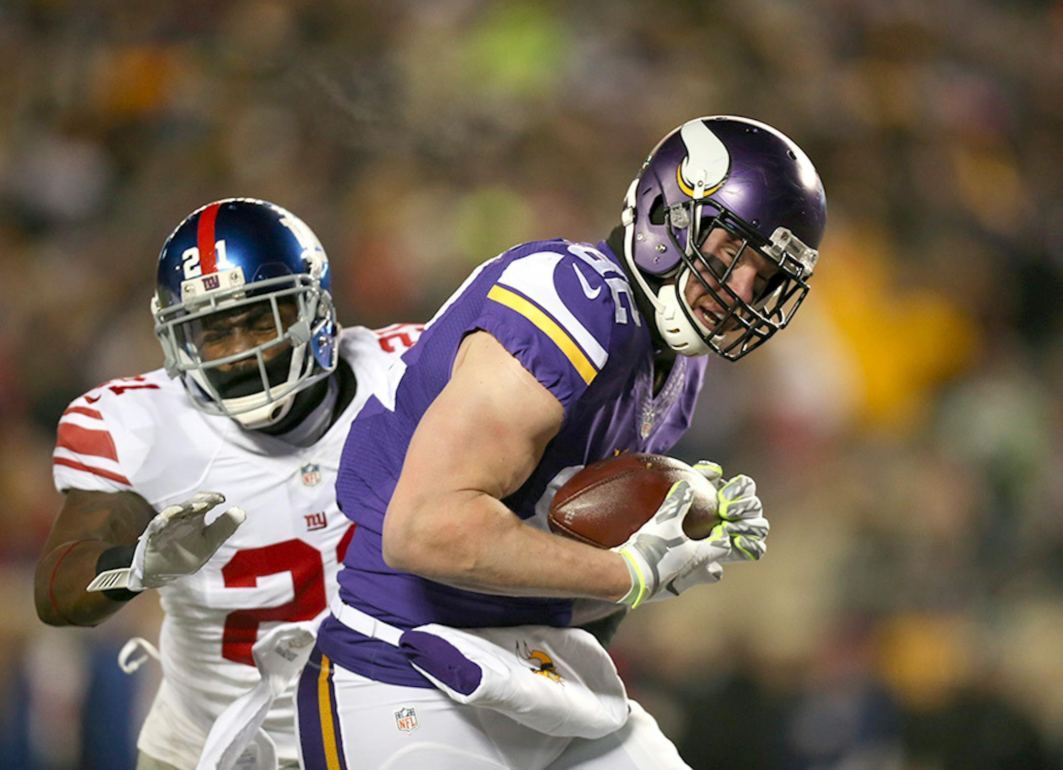 Vikings tight end Kyle Rudolph (82) hauled in a 28 yard touchdown pass in the second quarter Sunday night.