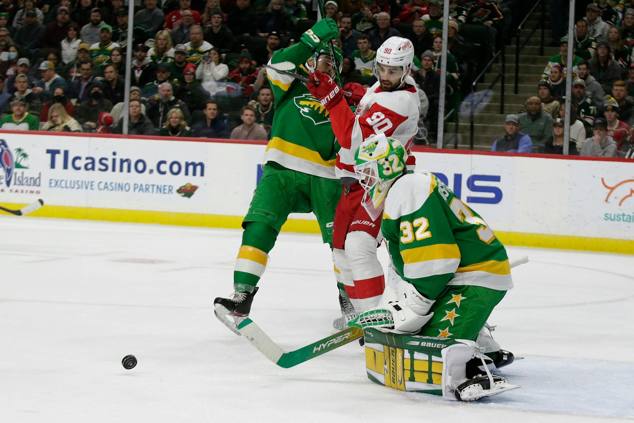 Wild goaltender Filip Gustavsson extended his career-high win streak to six games Wednesday night, backstopping Minnesota to a 4-1 win.