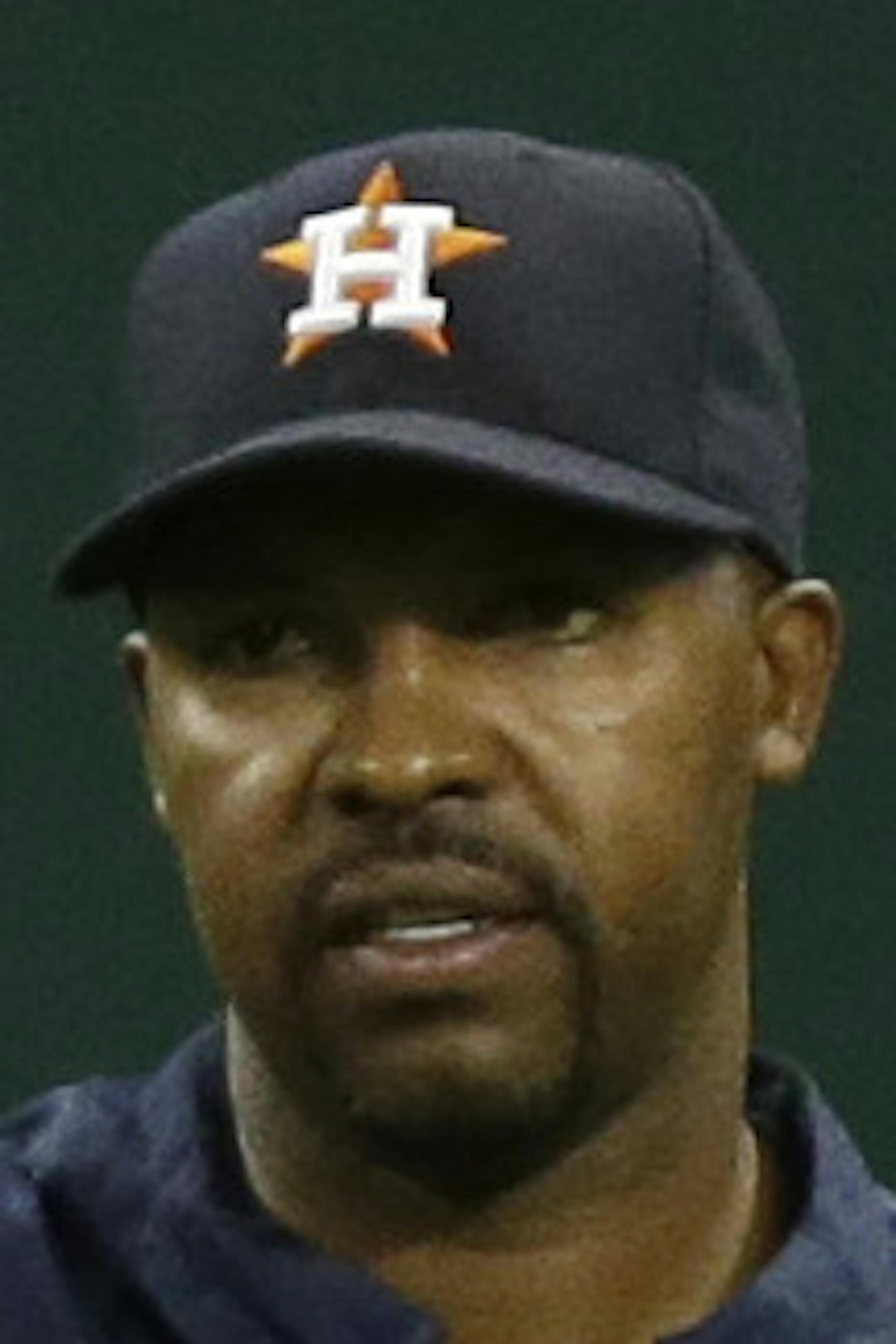 Houston Astros manager Bo Porter, left, signals for a replacement for Justin Maxwell (44) after he was injured diving for a ball against the St. Louis Cardinals in the fourth inning of a baseball game Tuesday, June 25, 2013, in Houston. (AP Photo/Pat Sullivan) ORG XMIT: MIN2013080121510413
