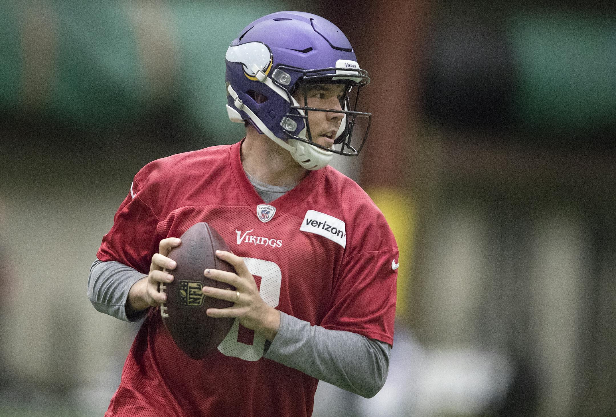 Minnesota Vikings quarterback Sam Bradford (8) during practice at Winter Park. ] CARLOS GONZALEZ ï cgonzalez@startribune.com - January 3, 2018, Eden Prairie, MN, Winter Park, Minnesota Vikings practice
