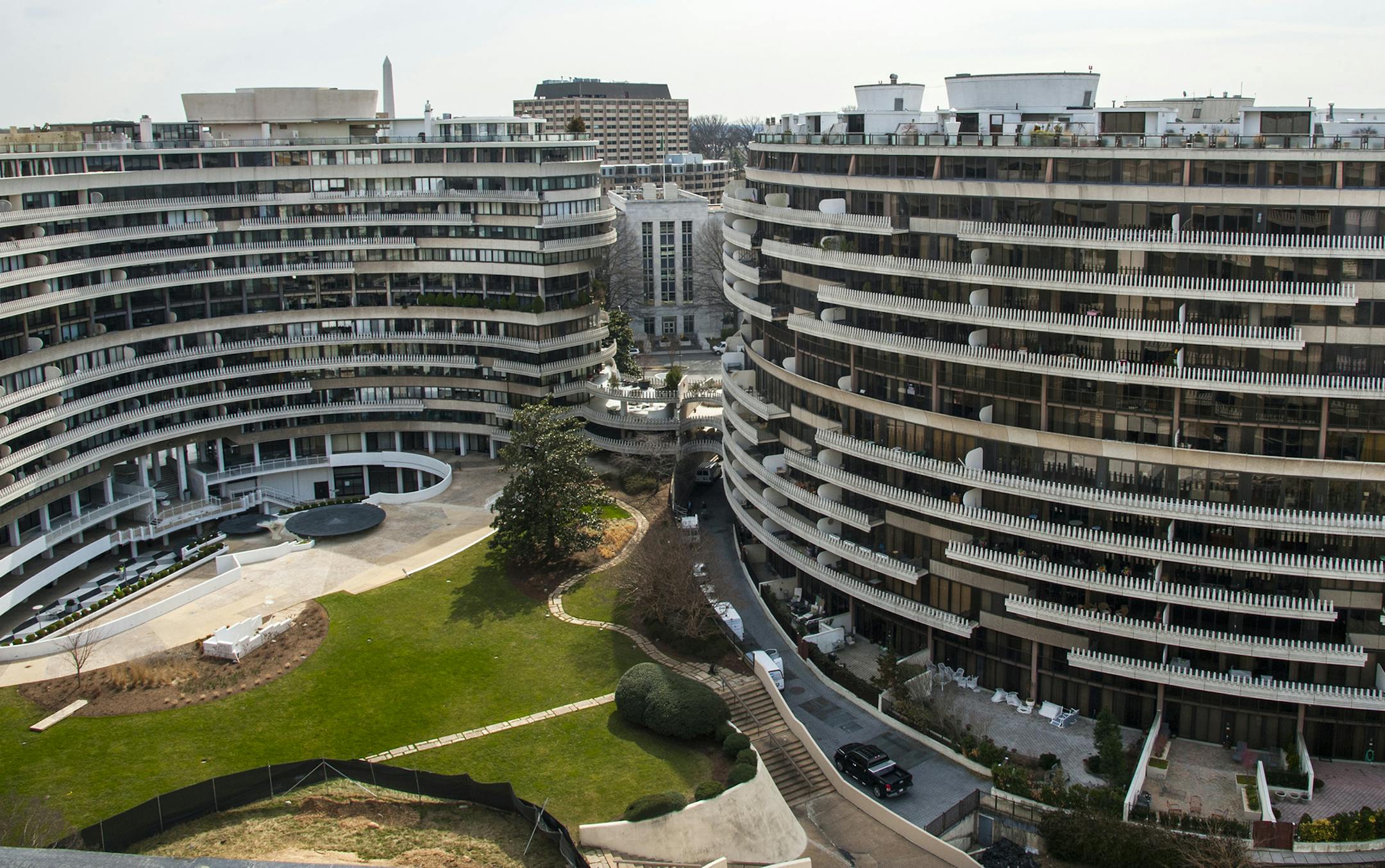 The iconic Watergate Hotel is undergoing extensive renovations. A view from the rooftop, which will feature a bar, looks out onto the Watergate Complex and beyond to the Washington Monument. Illustrates WATERGATE (category a), by Luz Lazo (c) 2015, The Washington Post. Moved Thursday, March 19, 2015. (MUST CREDIT: Washington Post photo by Katherine Frey)