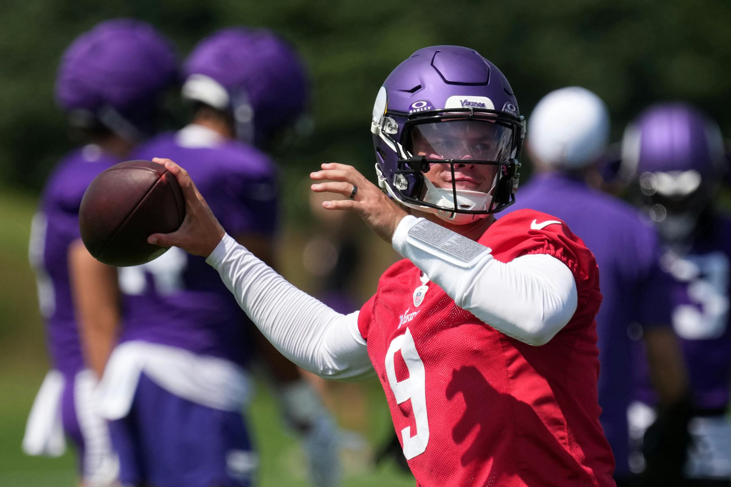 J.J. McCarthy struggles, then finishes strong at Vikings’ training camp practice Tuesday - Star Tribune