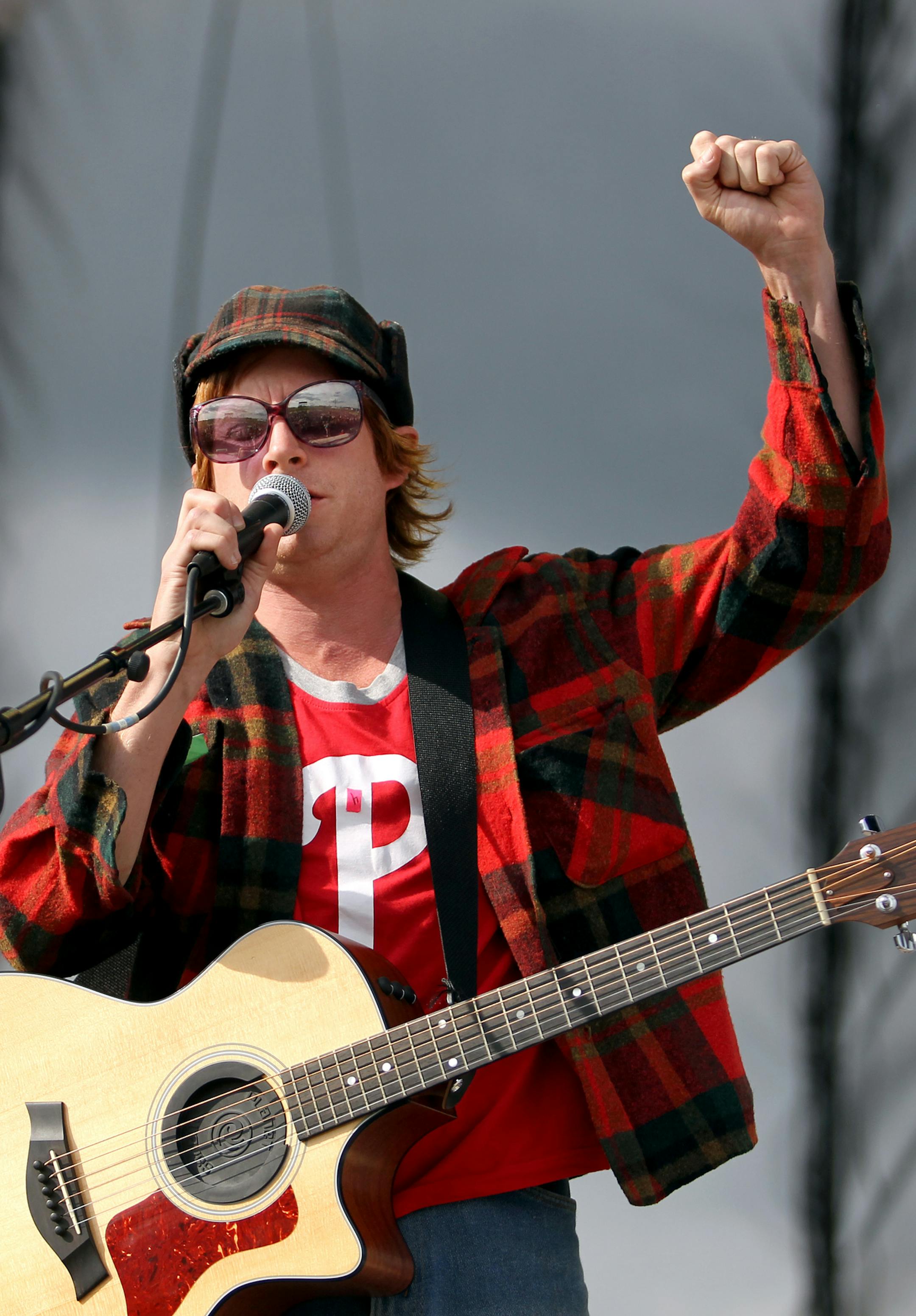Scott McMicken, of Dr. Dog, performs during Avett Fest at the Somerset Ampitheater in Somerset, Wisc., on Saturday, June 29, 2013. The concert featured the Wheeler Brothers,, Dr. Dog, Brandie Carlile, and the Avett Brothers. ] (ANNA REED/STAR TRIBUNE) anna.reed@startribune.com (cq)