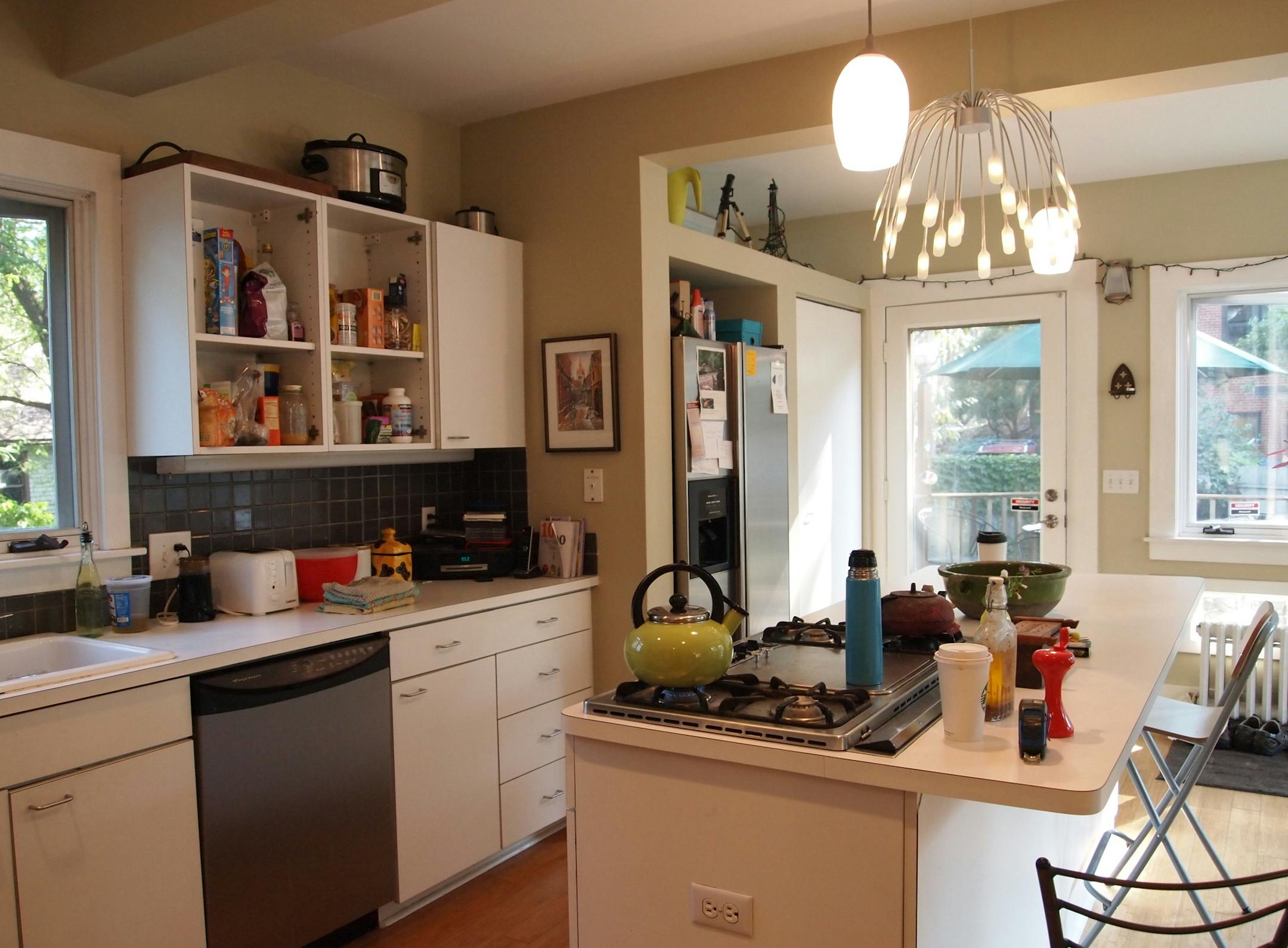 BEFORE: Kitchen before makeover by Lisa Stoll