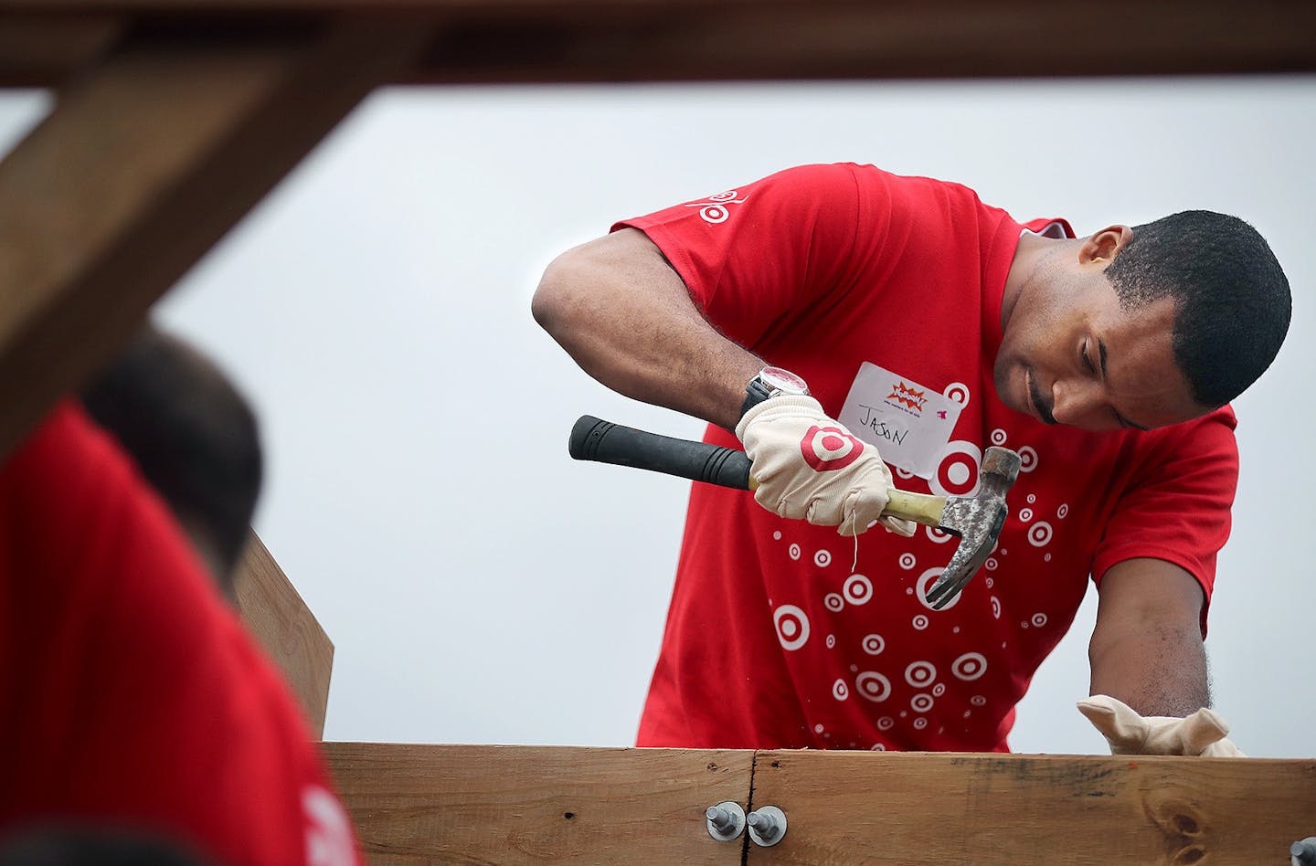 Jason Jackson of Target joined many other Target employees to partner up with Ka-Boom to build a playground at the Sabathani Community Center, Friday, September 16, 2016 in Minneapolis, MN. ] (ELIZABETH FLORES/STAR TRIBUNE) ELIZABETH FLORES &#x2022; eflores@startribune.com