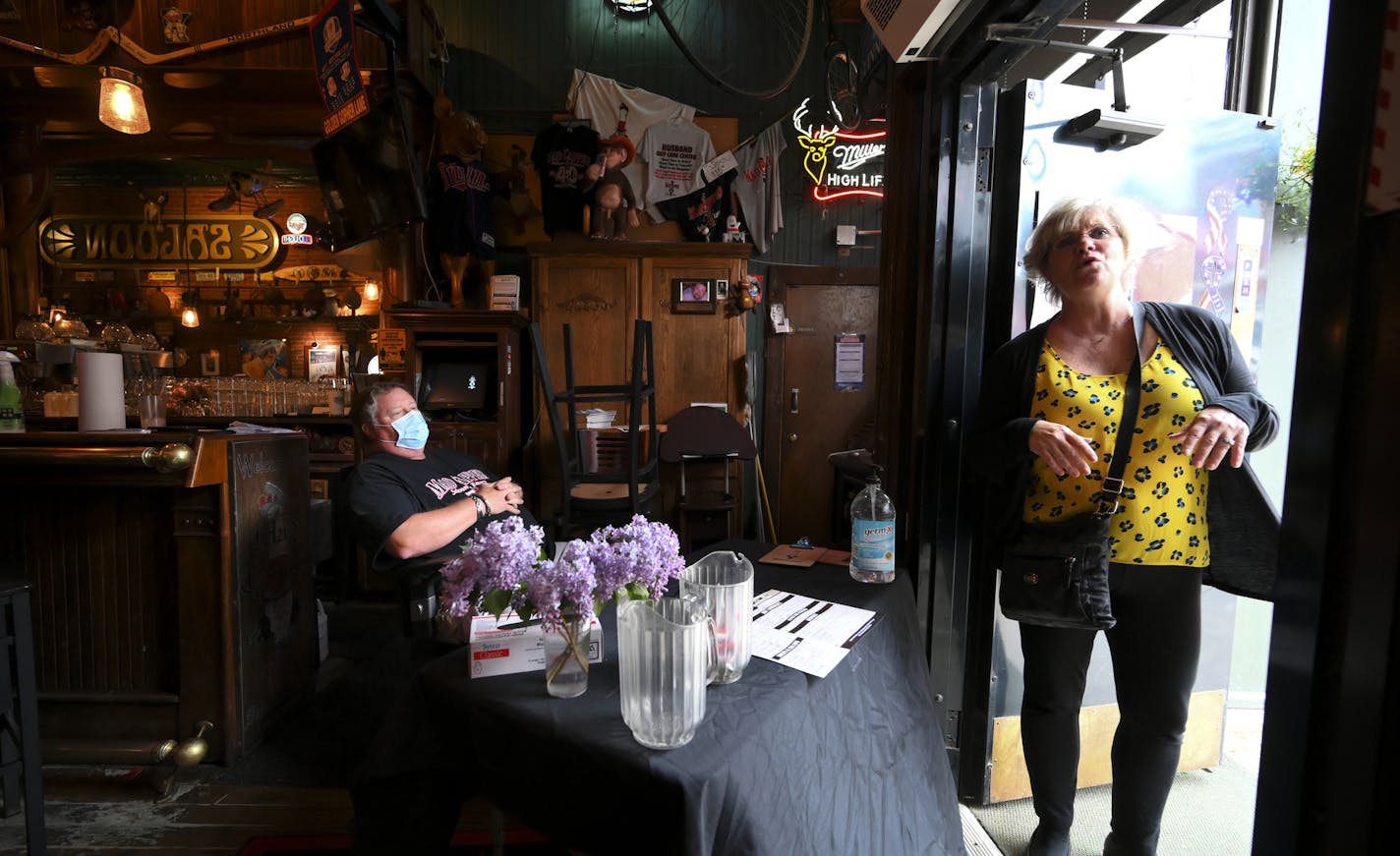 Becky Wigstrom, an employee of a nearby US Bank branch, stopped in to talk to Mad Capper co-owners Jeff and Tammy Chilson, discussing the state of business in Stillwater and the possibility of adding outdoor seating. ] aaron.lavinsky@startribune.com MnDOT is crafting a plan to allow bars and restaurants to expand onto sidewalks and parking lanes along state highways to provide for outdoor eating and shopping. The Mad Capper Saloon has take out only right now, but would set up for outdoor dining