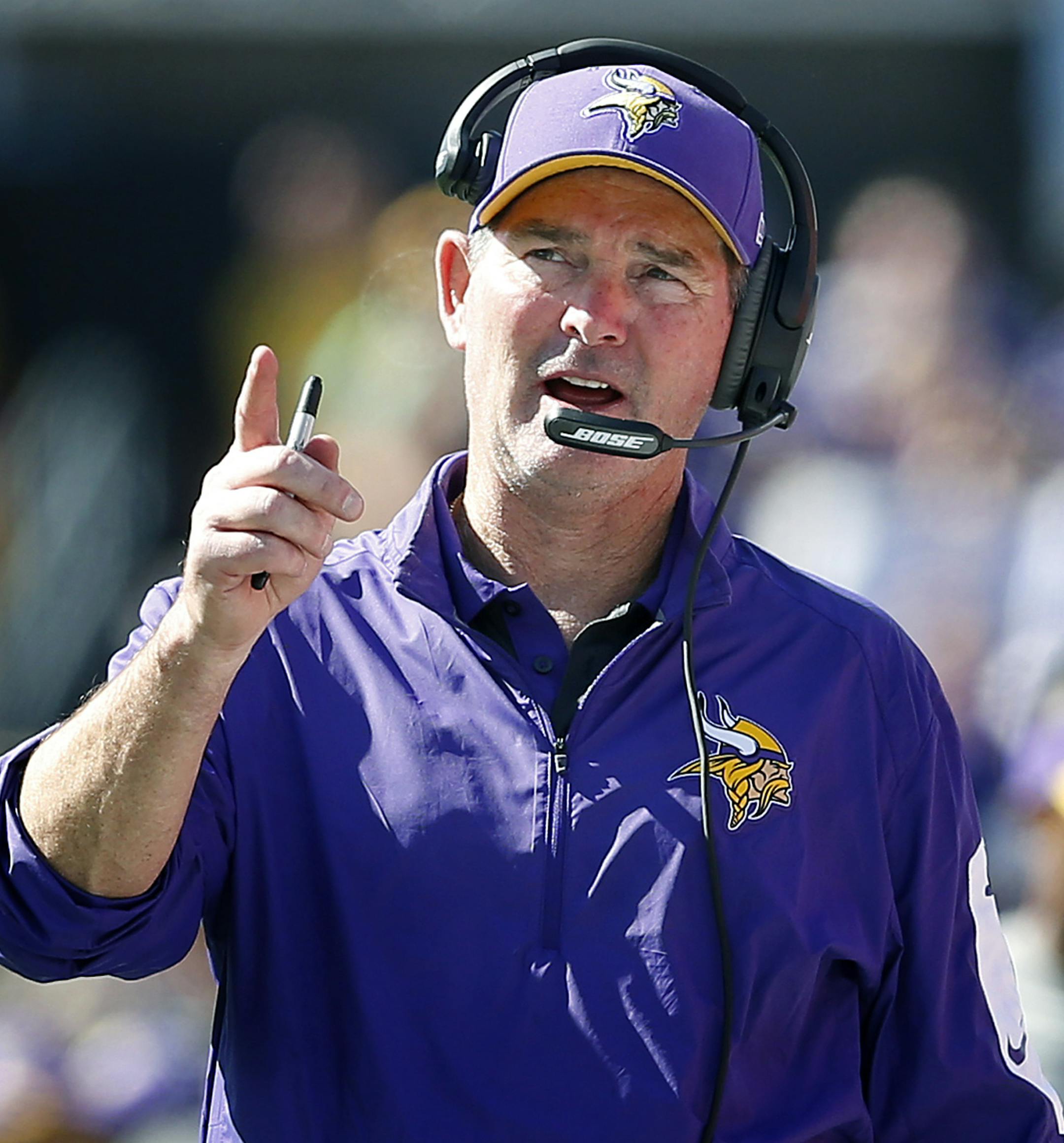Minnesota Vikings coach Mike Zimmer in the third quarter. ] CARLOS GONZALEZ &#xef; cgonzalez@startribune.com - September 27, 2015, TCF Bank Stadium, Minneapolis, MN, NFL, Minnesota Vikings vs. San Diego Chargers