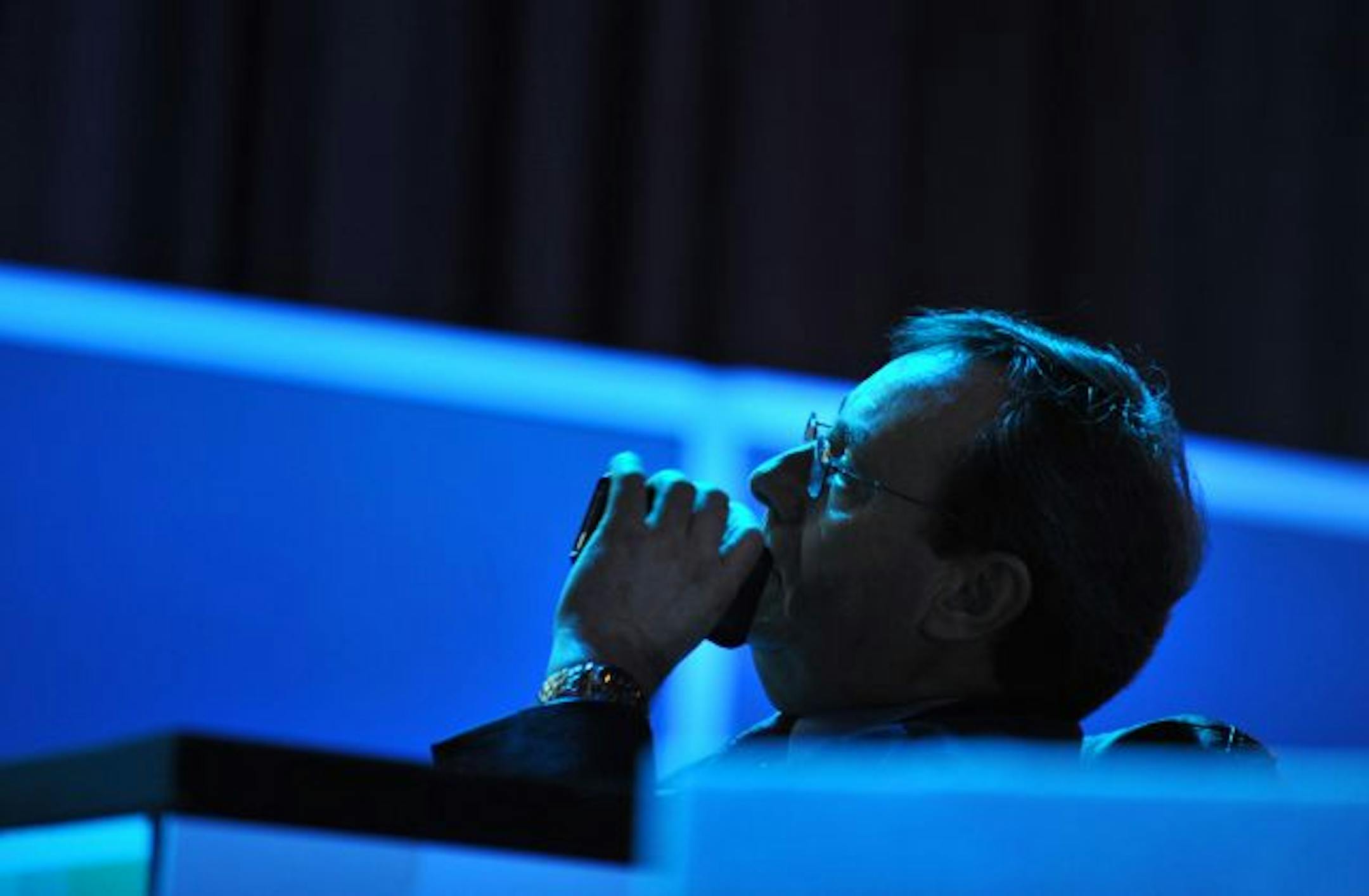 George Buckley minutes before leading 3M's annual meeting.