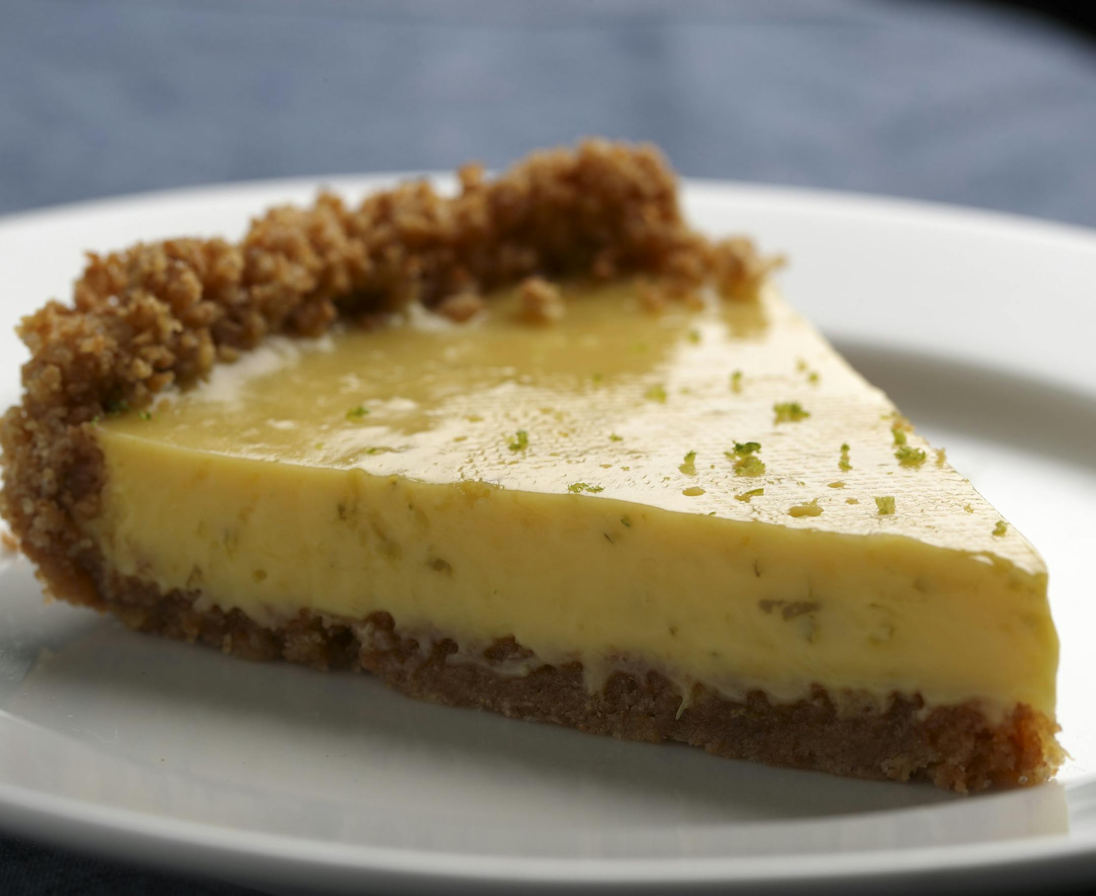 Key lime pie with a graham cracker crust. Great pie crusts are easier to make than you might think. ] JEFF WHEELER ï jeff.wheeler@startribune.com Three easy pie crusts to make for summer pies, made by Kim Ode and photographed in the studio Thursday afternoon, June 9, 2016.