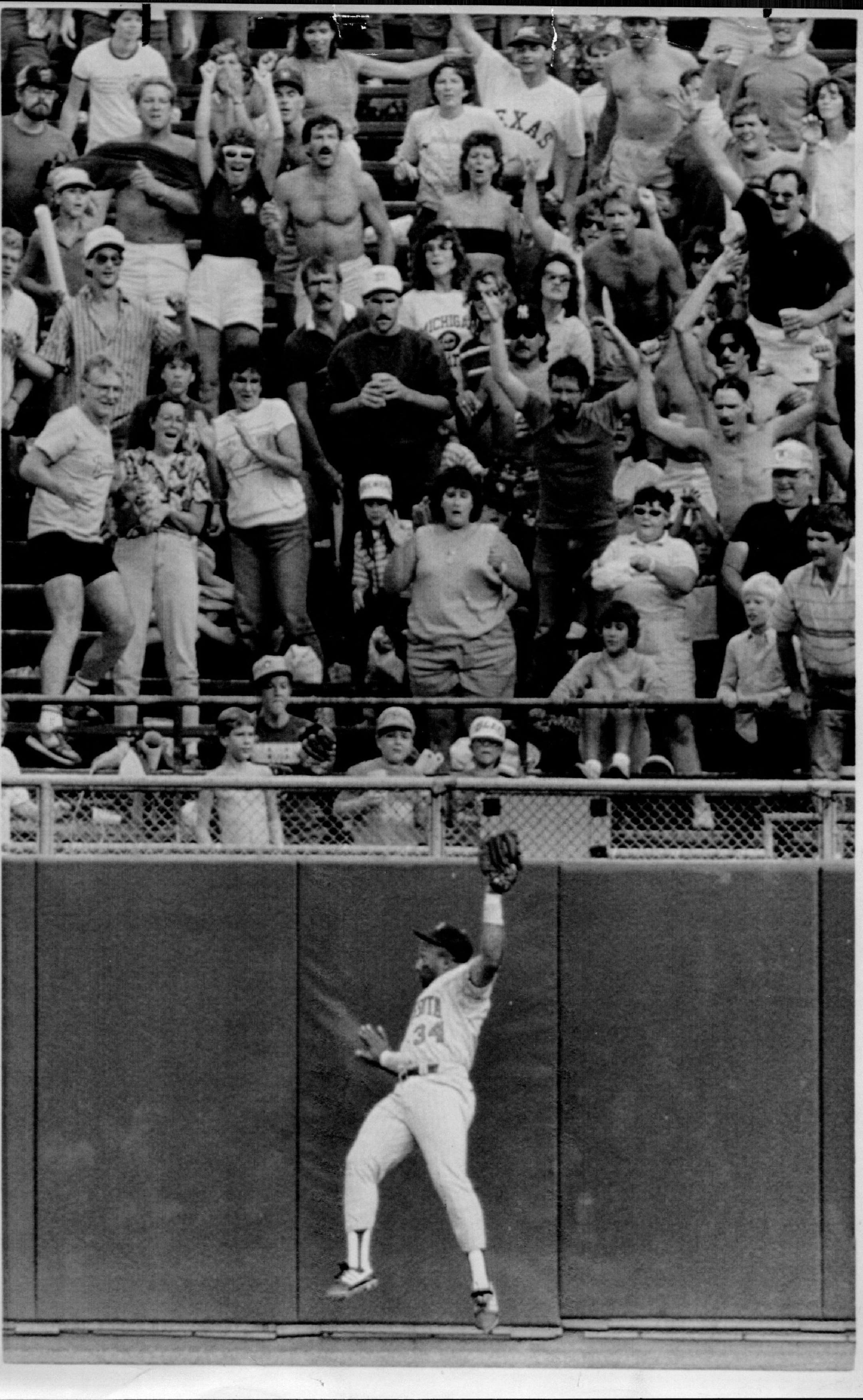 August 30, 1987: Kirby Puckett's big day included taking a grand slam away from Milwaukee's Robin Yount.