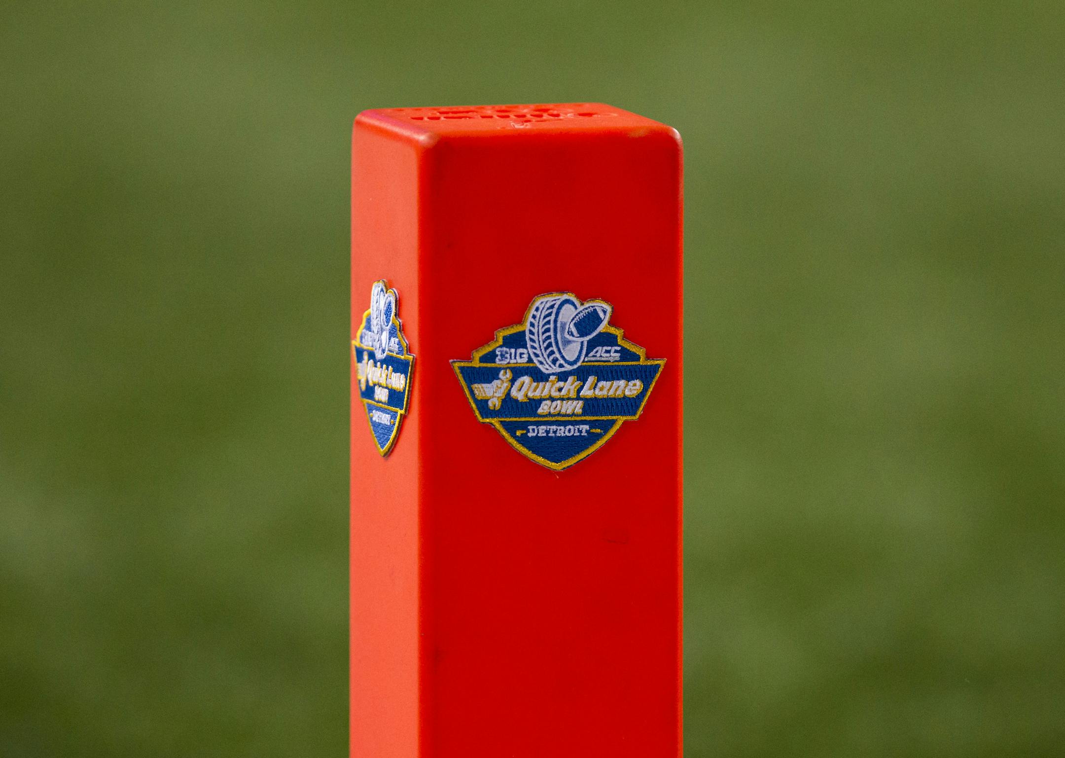 December 26, 2014: A general view of the end zone marker with the Quick Lane Bowl logo during game action between the Rutgers Scarlet Knights and the North Carolina Tar Heels in the inaugural Quick Lane Bowl played at Ford Field in Detroit, Michigan. (Icon Sportswire via AP Images) ORG XMIT: 241621