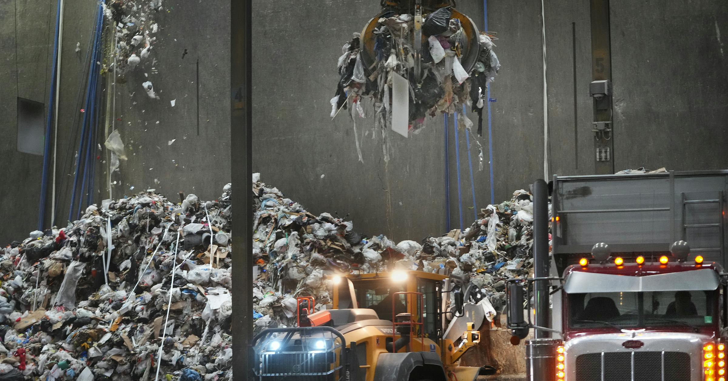 Environmental group sues Hennepin County over garbage burner