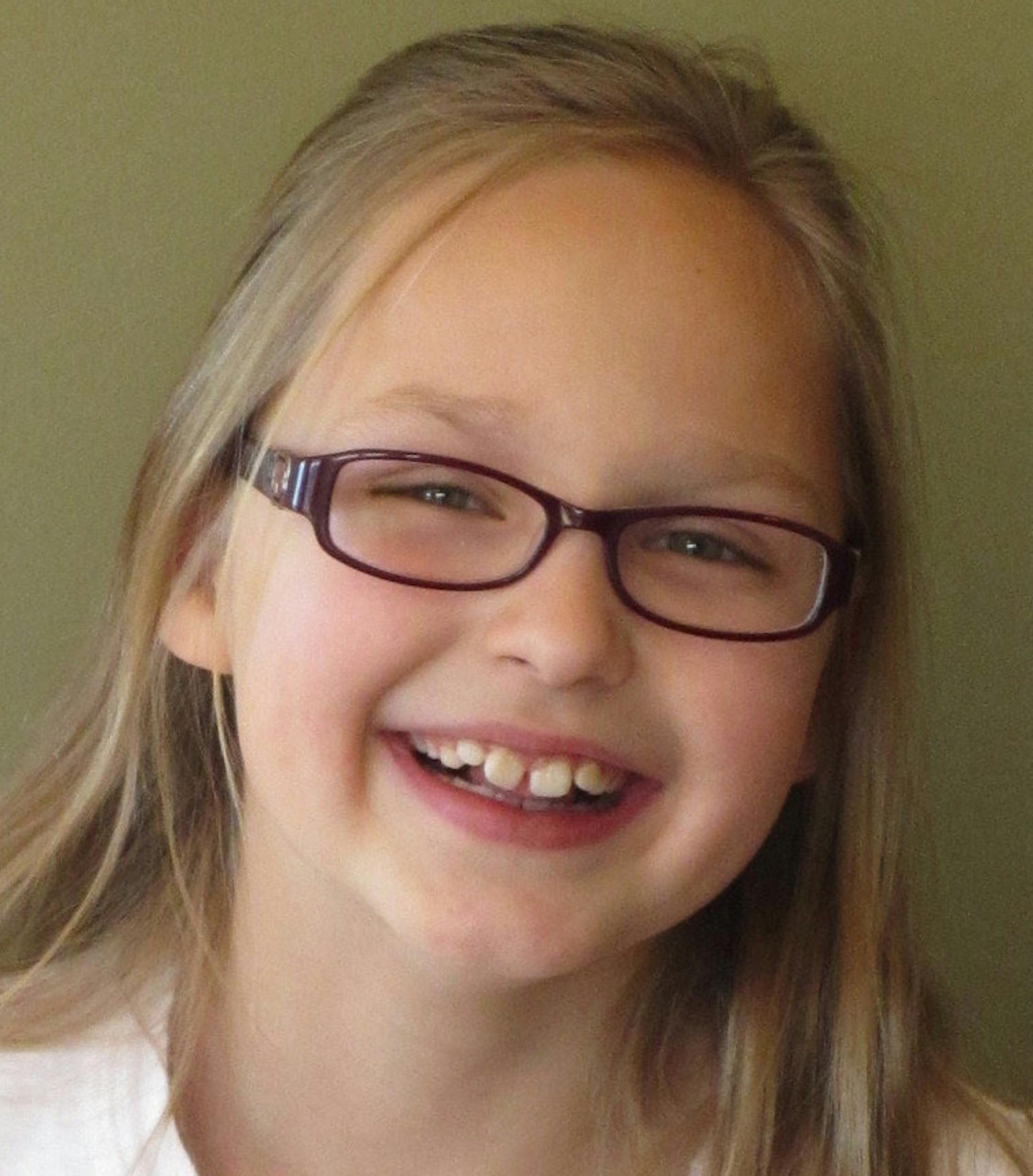 Elise Nienow 3rd place 5-8 2013 turkey coloring contest