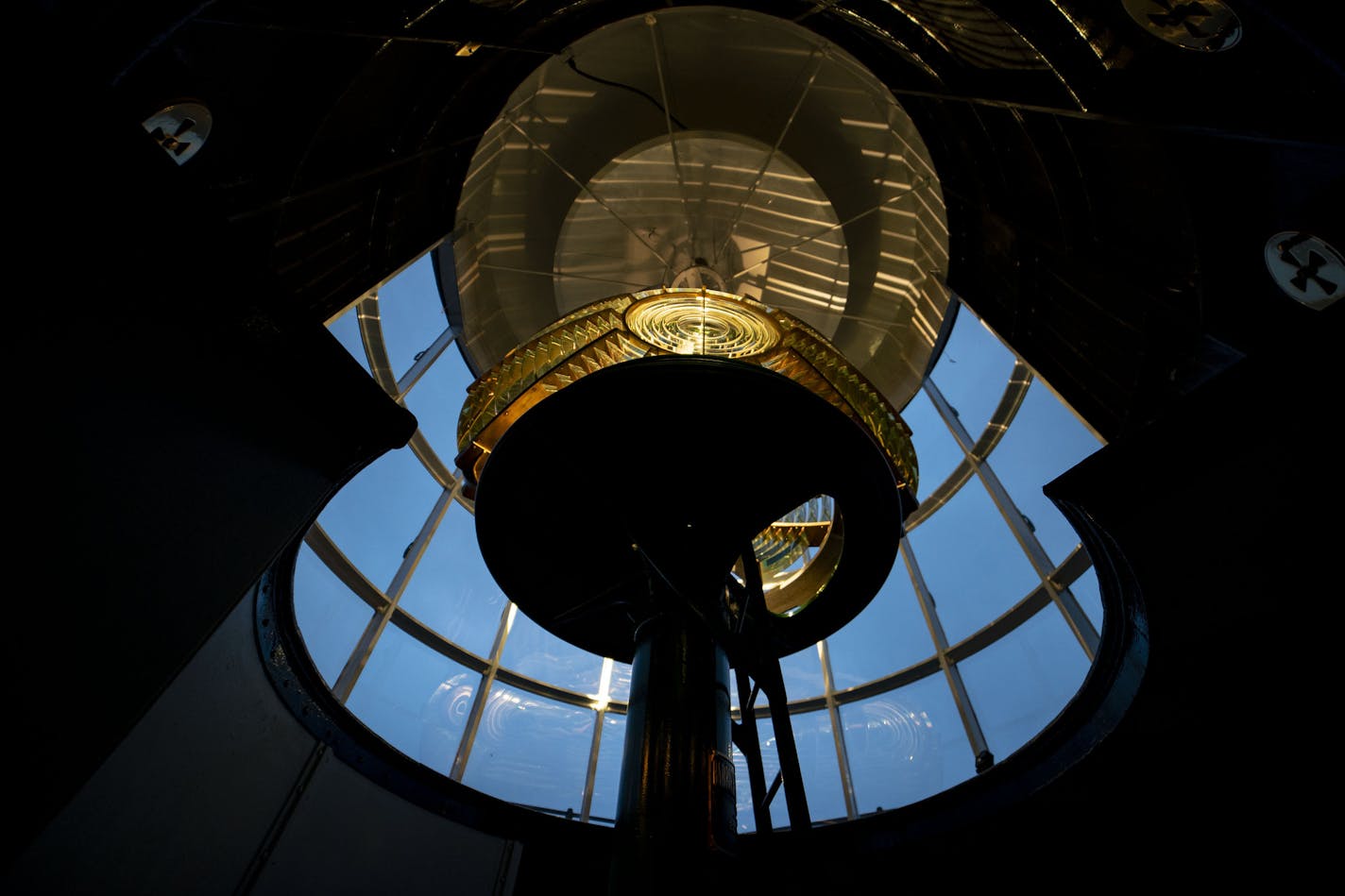 The Split Rock Lighthouse's beacon was lit on November 10, 2020 to commemorate the 45th anniversary of the sinking of the freighter SS Edmund Fitzgerald and honor the 29 lives that were lost . ] ALEX KORMANN • alex.kormann@startribune.com Every year on the 10th of November, the beacon at Split Rock is lighted to commemorate the sinking of the freighter SS Edmund Fitzgerald. This year marked the 45th anniversary of the sinking that claimed 29 lives. In 2020 the usual packed lighthouse was closed