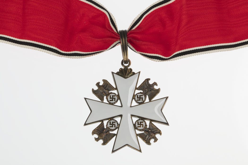 The Order of the German Eagle medal presented to Lindbergh in 1938.