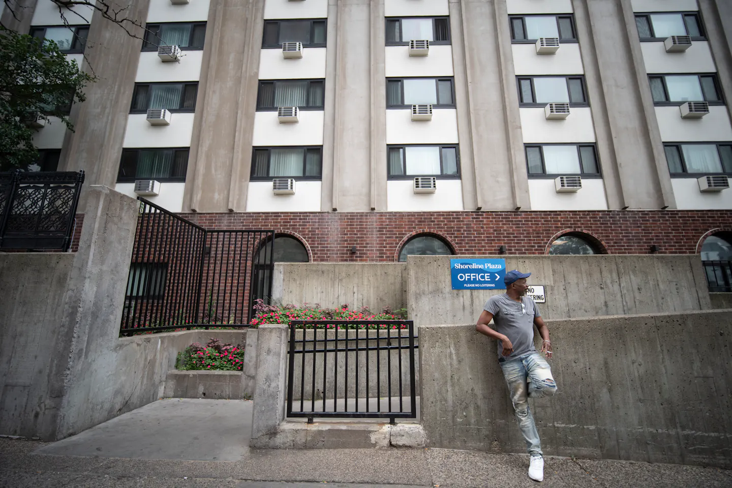 Apartment where Minneapolis mass shooting took place had been aggressively evicting problem tenants