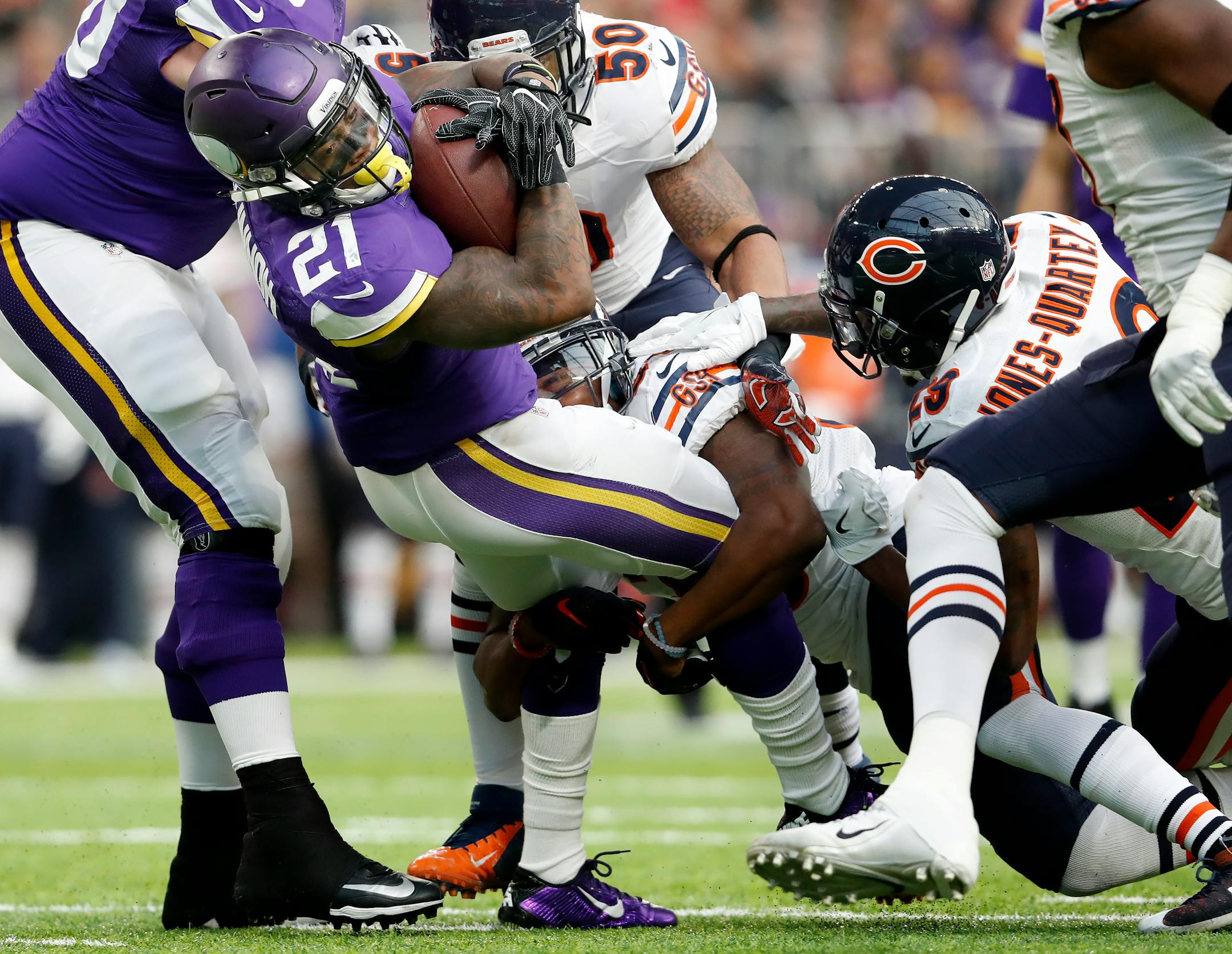 Vikings running back Jerick McKinnon during a run in the first quarter against the Bears last January. ] CARLOS GONZALEZ cgonzalez@startribune.com - January 1, 2017, Minneapolis, MN, US Bank Stadium, NFL, Minnesota Vikings vs. Chicago Bears