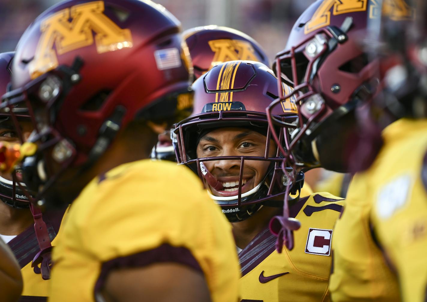 Minnesota Gophers defensive back Antoine Winfield Jr. (11)
stood with teammates before Thursday night's game against the South Dakota State Jackrabbits. ] Aaron Lavinsky &#x2022; aaron.lavinsky@startribune.com The Minnesota Gophers played South Dakota State Jackrabbits on Thursday, Aug. 29, 2019 at TCF Bank Stadium in Minneapolis, Minn.