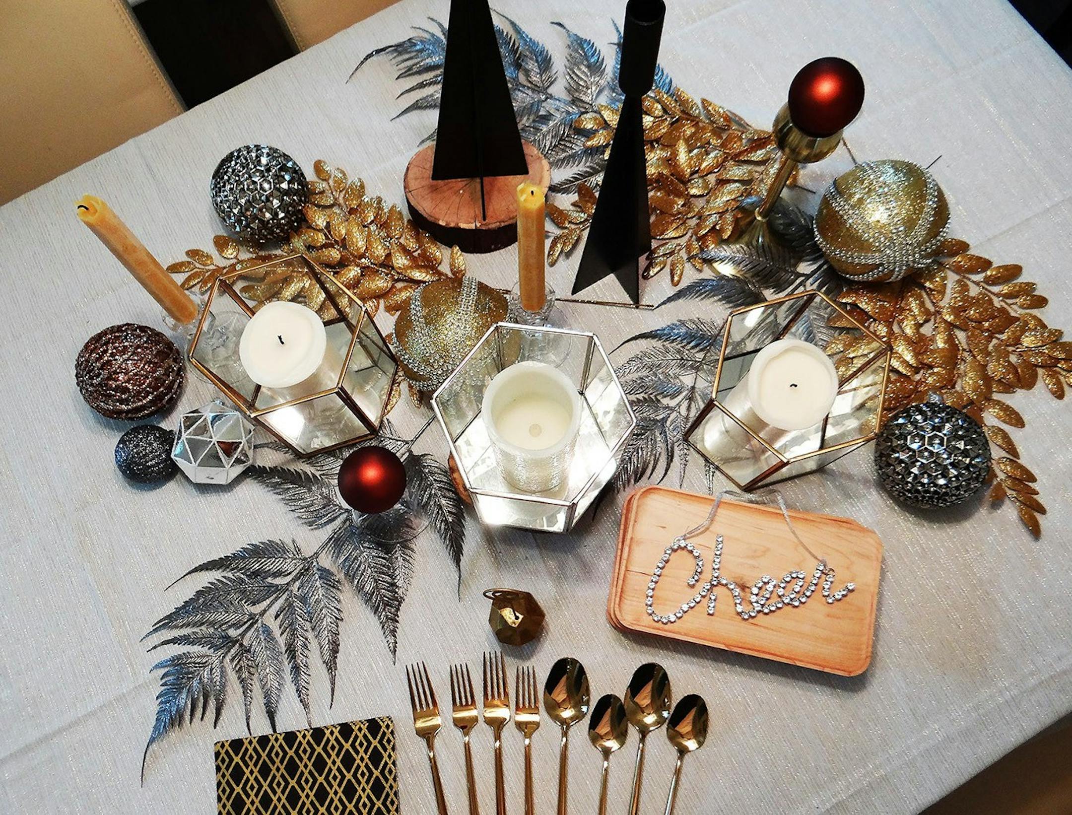Holiday table detail (New Year's bling)