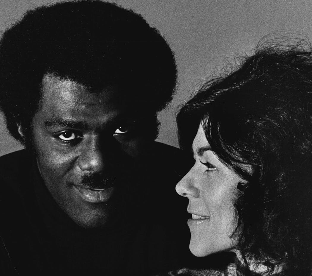 Alan Page in 1973 with his wife, Diane, who died three years ago. 