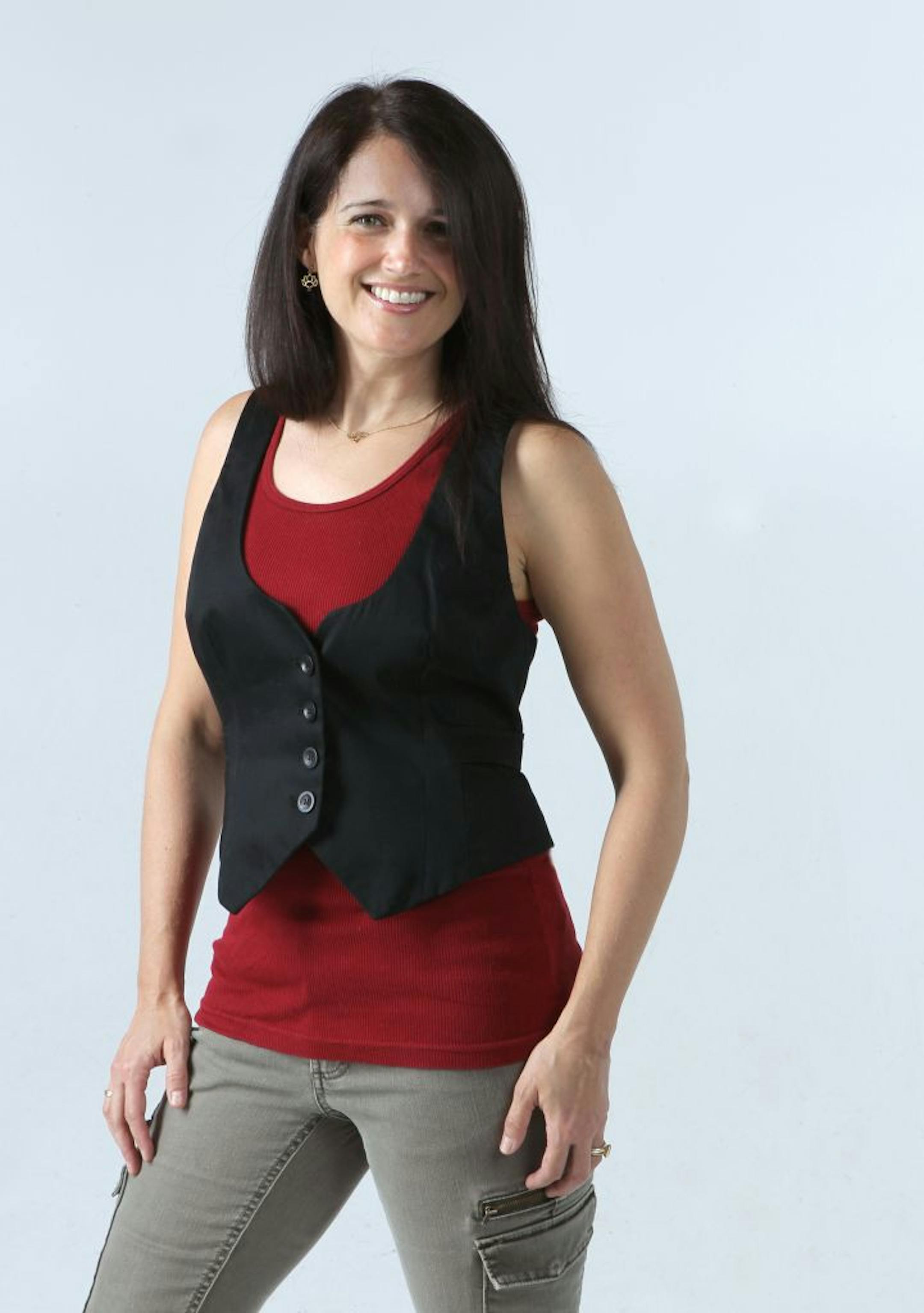 Bargain fashion writer Sally McGraw brought friends to model some of the concepts she's writing about; how to define your waist without a belt, and How to use jewelry in alternative ways. [TOM WALLACE � twallace@startribune.com _ Assignments #20022465A_ March 21, 2011_ SLUG: pretty0407_ EXTRA INFORMATION: