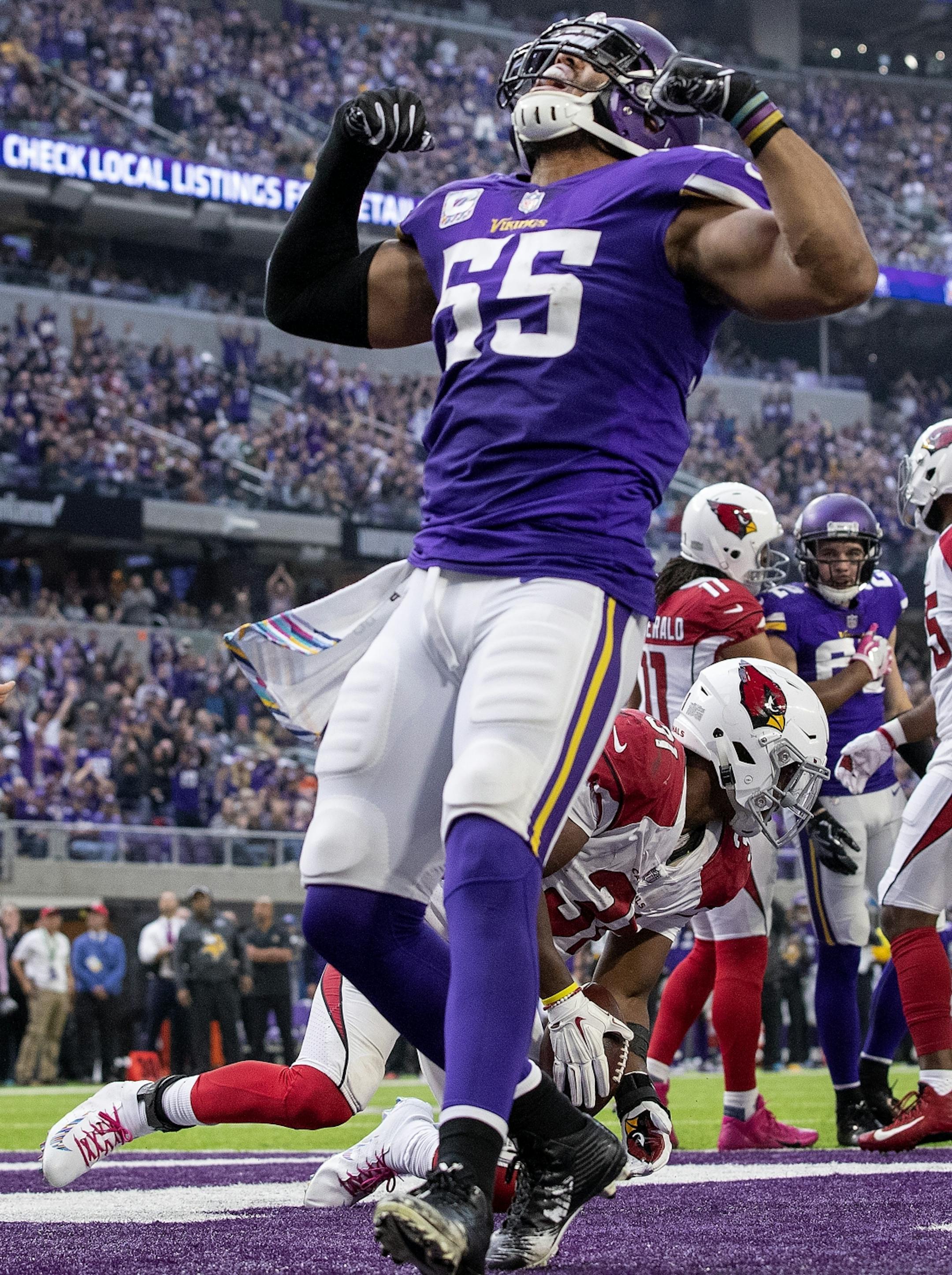 Anthony Barr (55) reacted after a tackle deep in the Arizona zone in the second quarter.